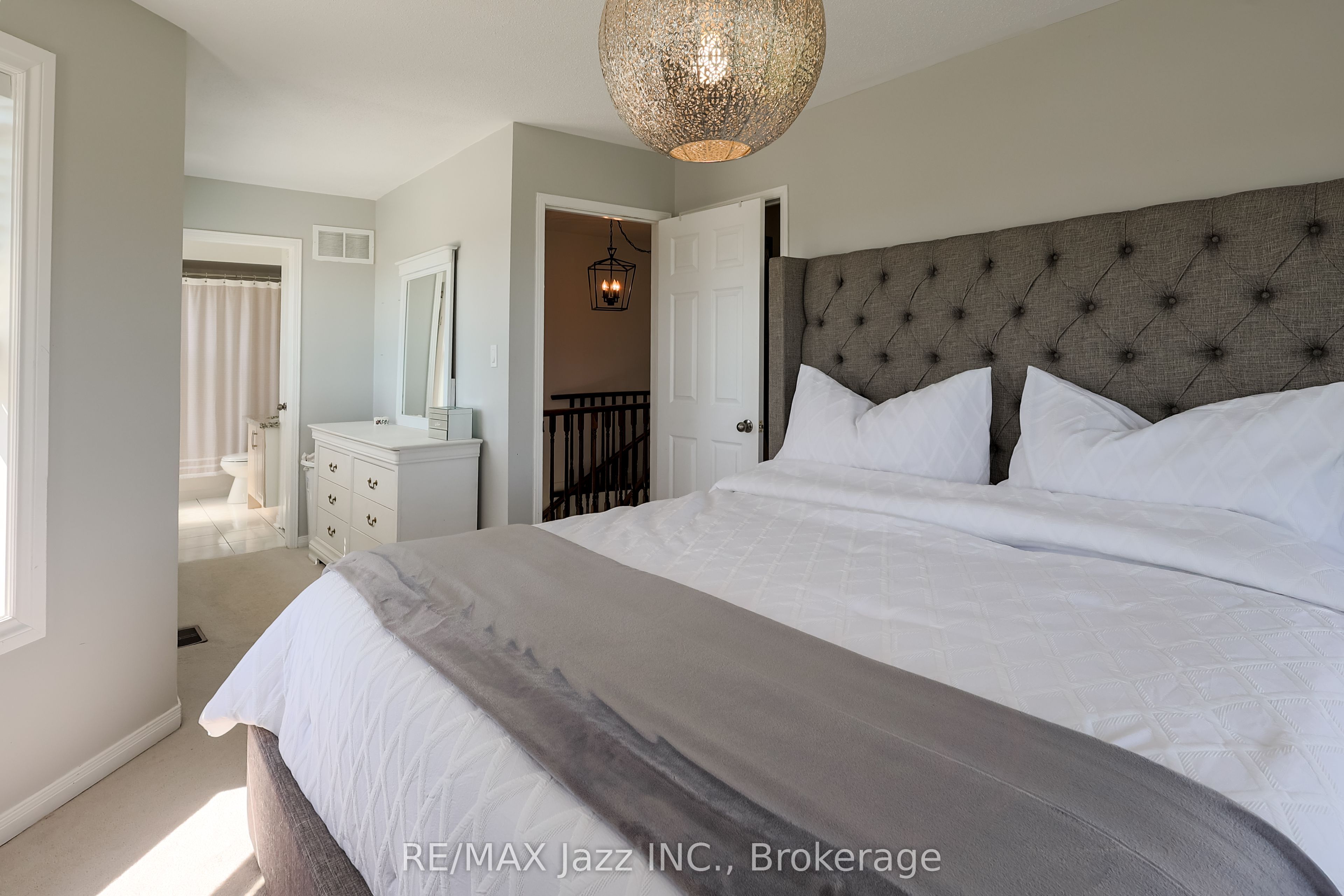 29 Songbird Crescent Property Photo 16