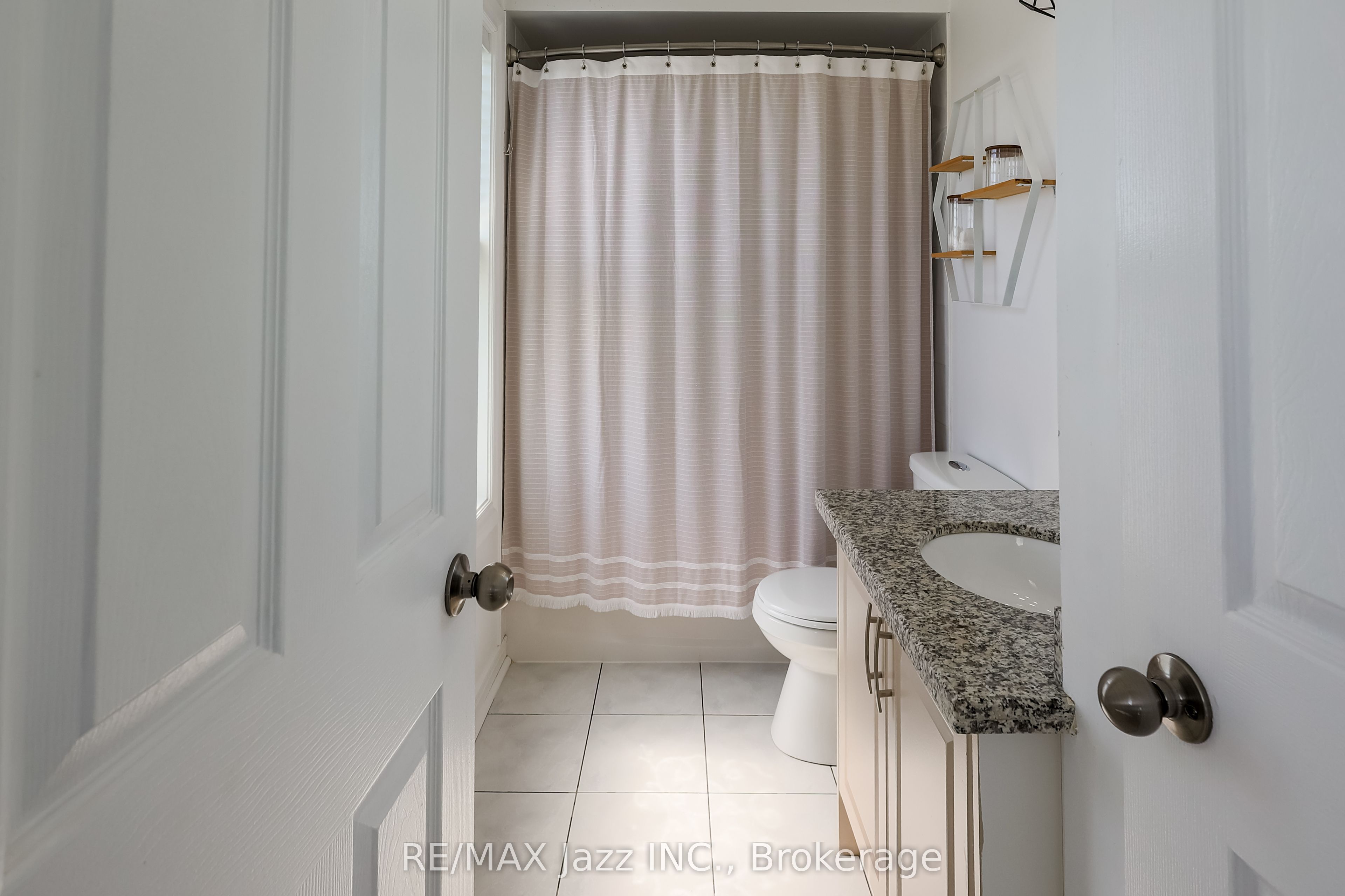29 Songbird Crescent Property Photo 18