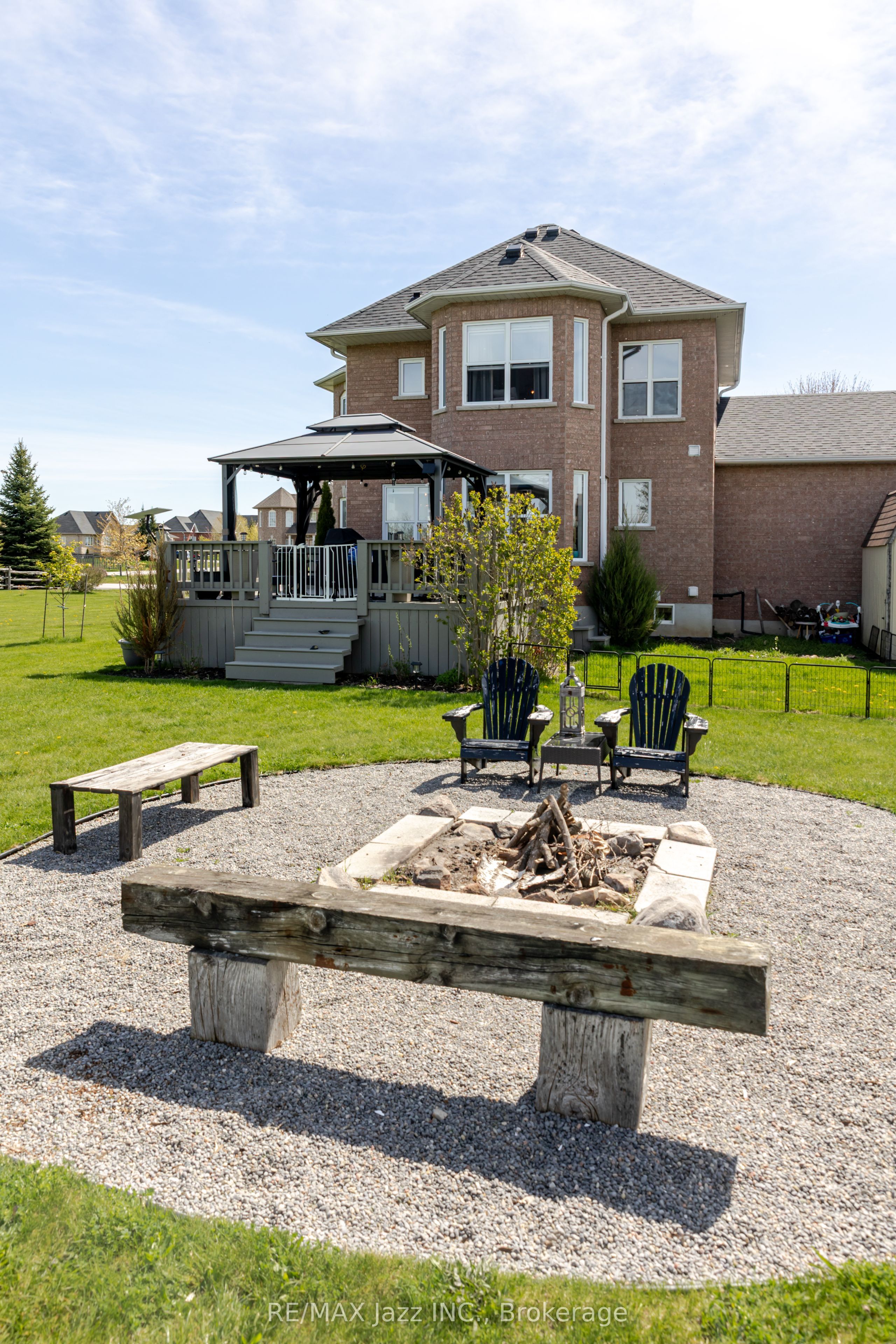 29 Songbird Crescent Property Photo 24
