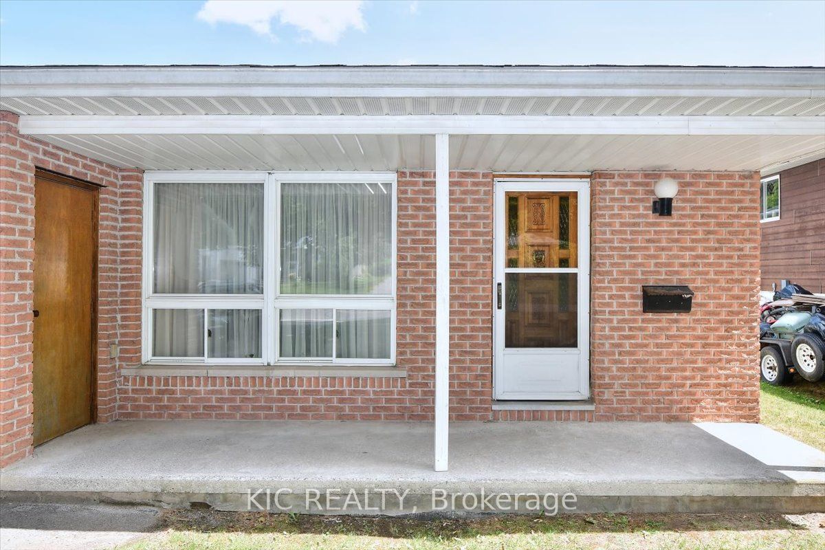 30 Kawartha Heights Boulevard Property Photo 5