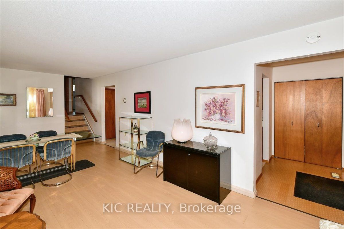 30 Kawartha Heights Boulevard Property Photo 7