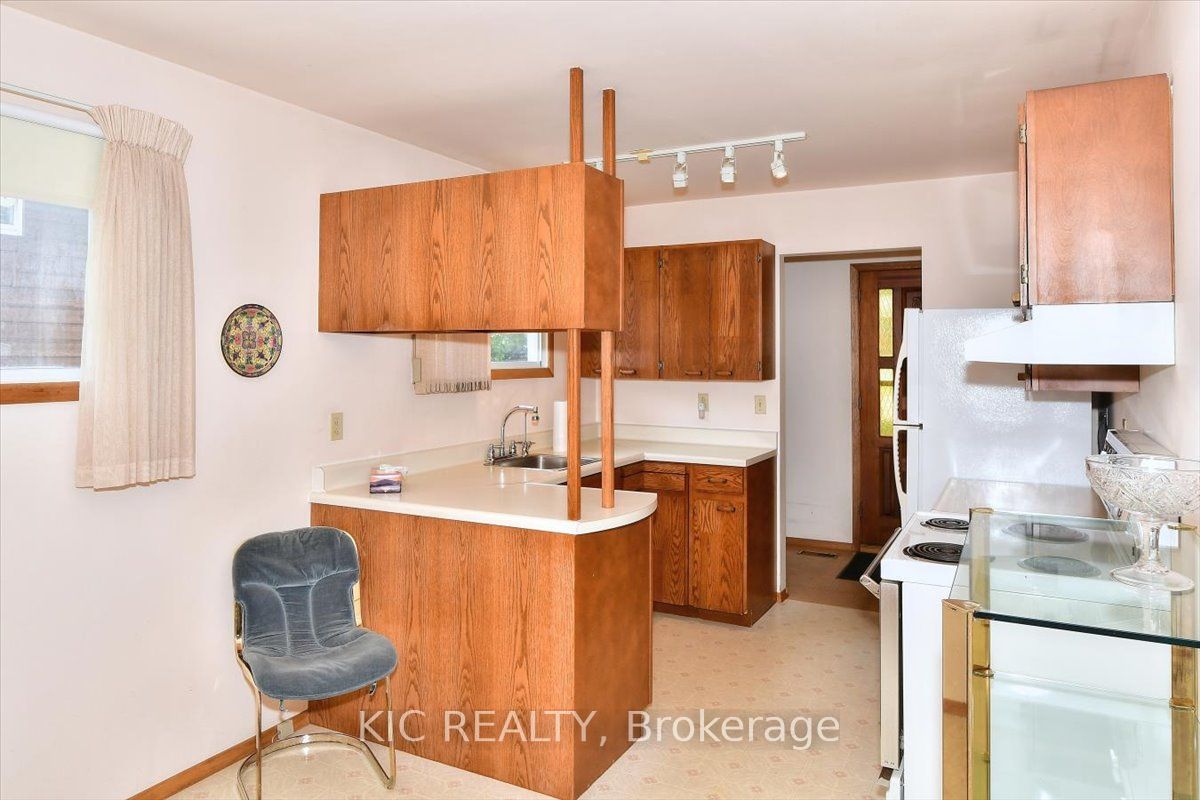 30 Kawartha Heights Boulevard Property Photo 11