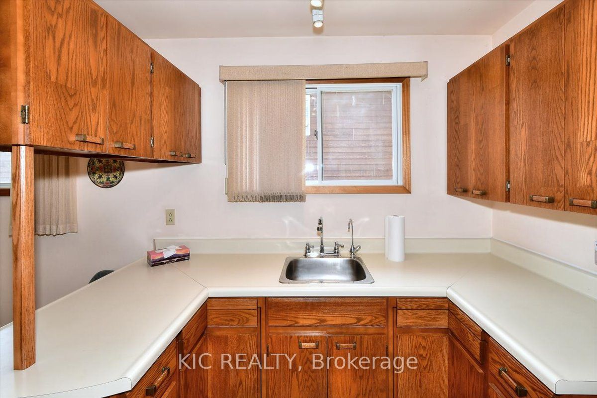 30 Kawartha Heights Boulevard Property Photo 13