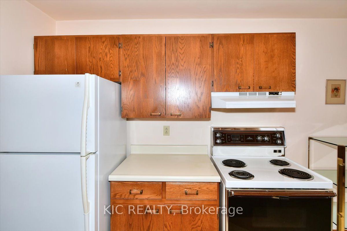 30 Kawartha Heights Boulevard Property Photo 14