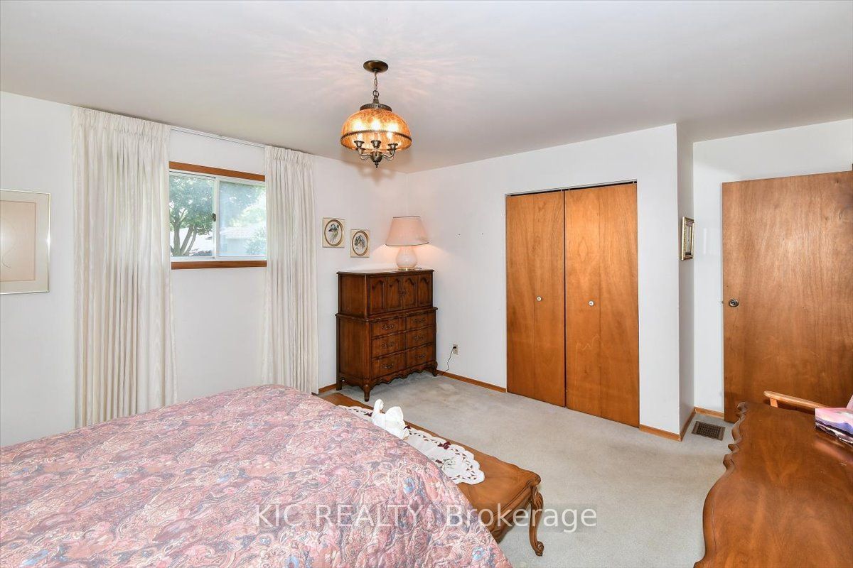 30 Kawartha Heights Boulevard Property Photo 17