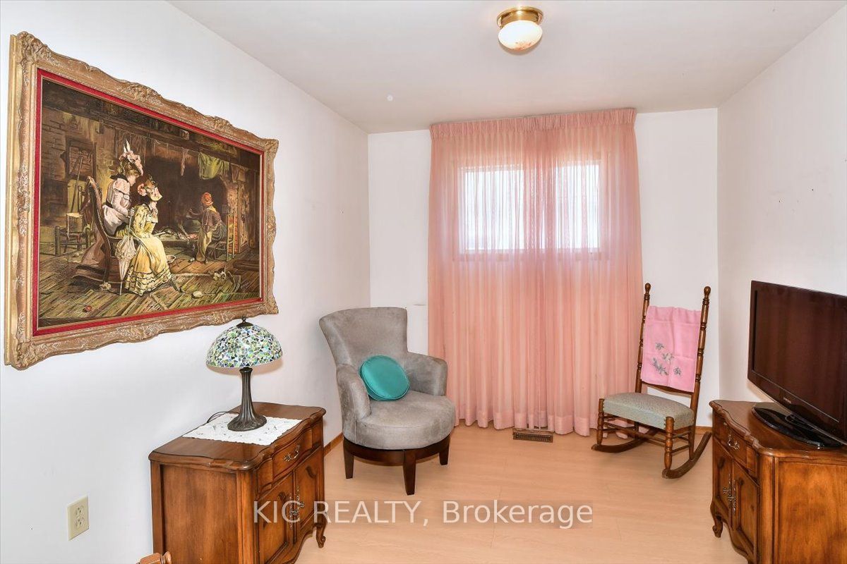 30 Kawartha Heights Boulevard Property Photo 20
