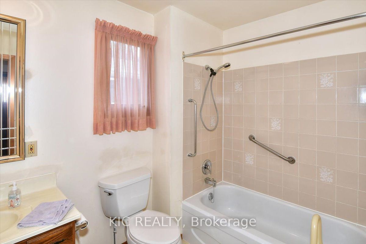 30 Kawartha Heights Boulevard Property Photo 22