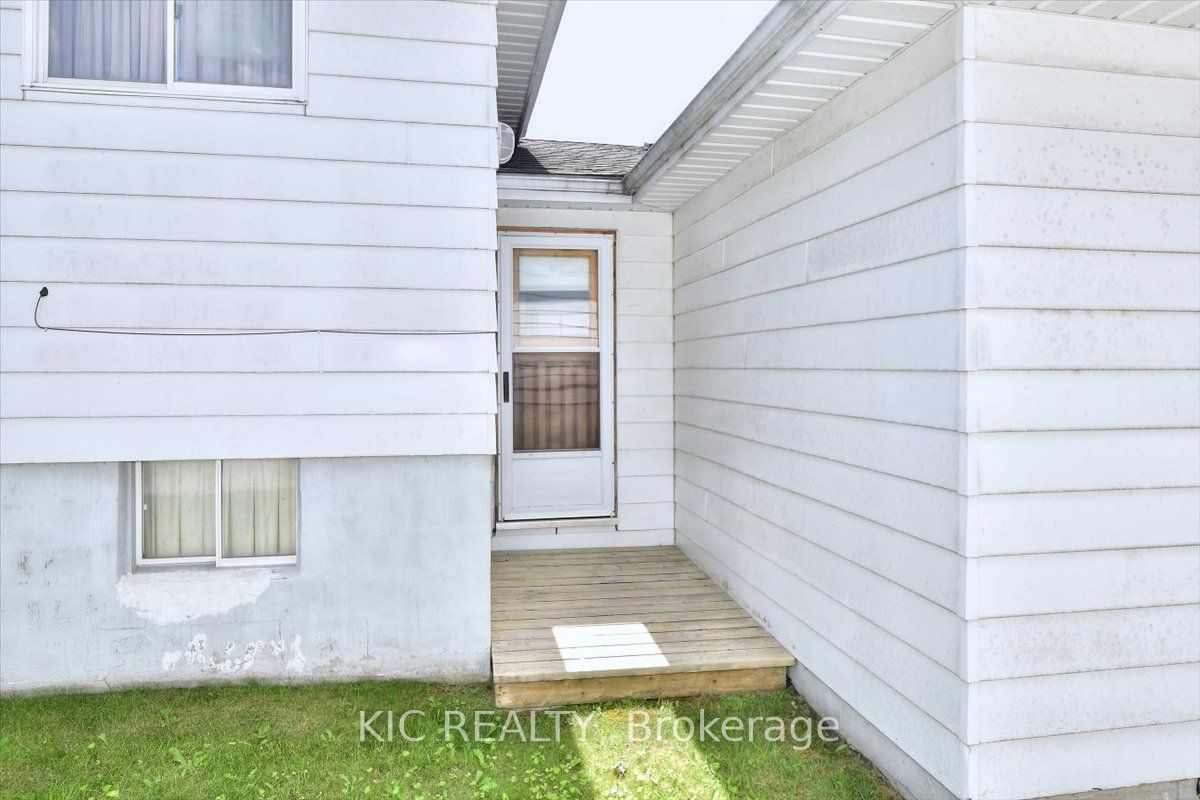 30 Kawartha Heights Boulevard Property Photo 28