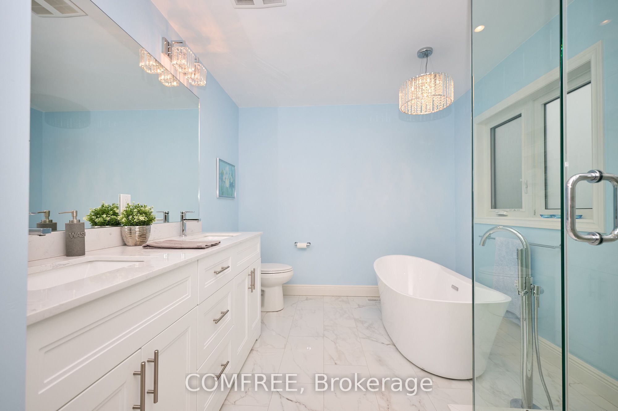 8880 Angie Drive Property Photo 17