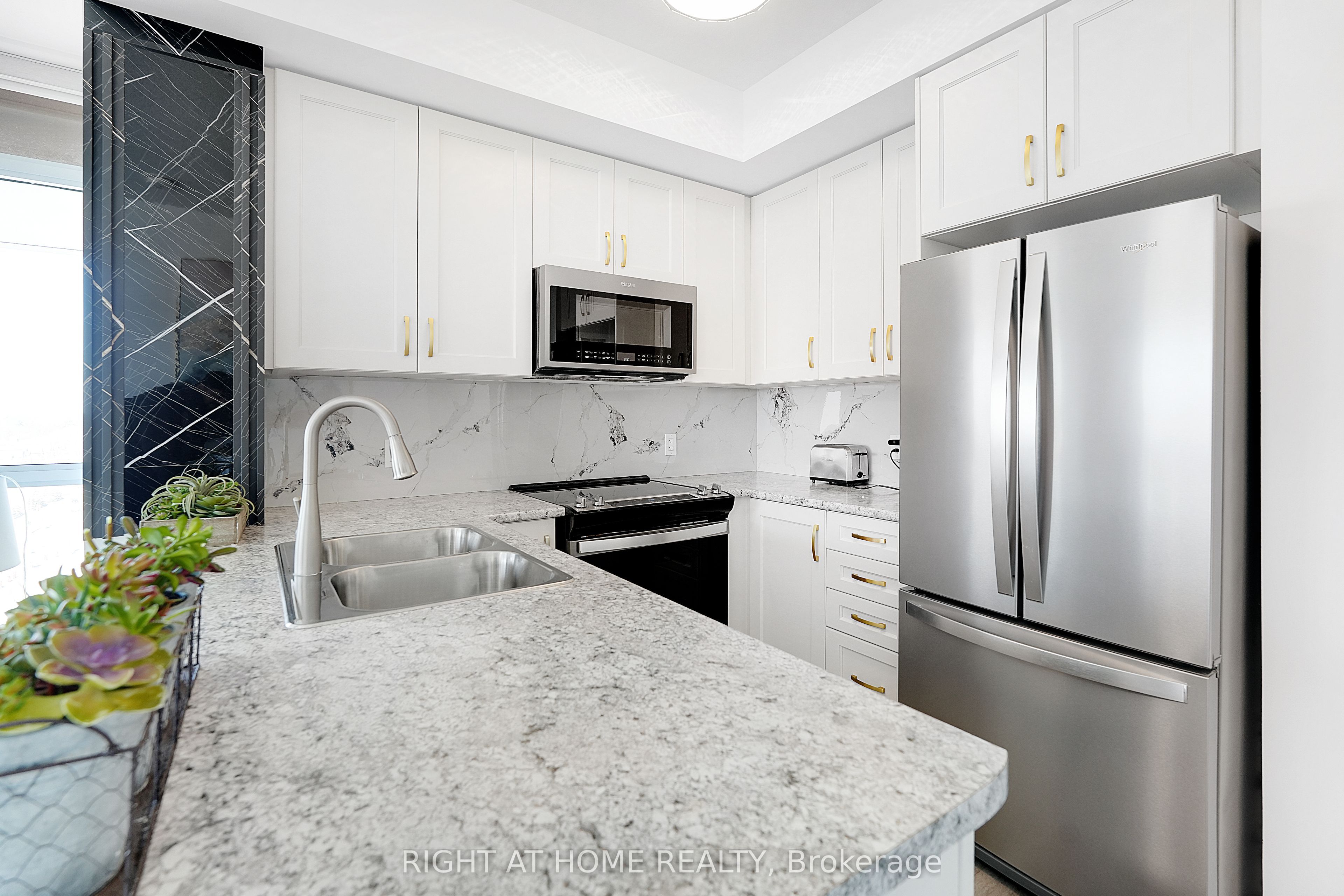 460 Dundas Street E 905 Property Photo 10