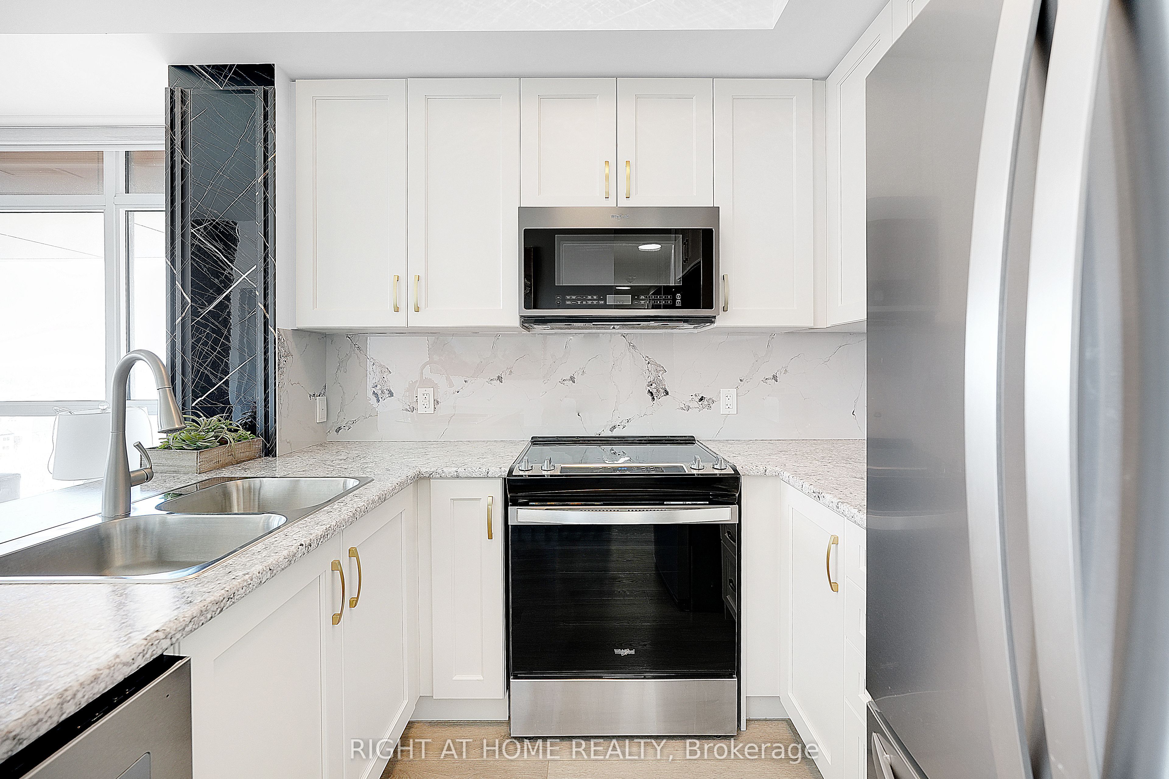 460 Dundas Street E 905 Property Photo 11