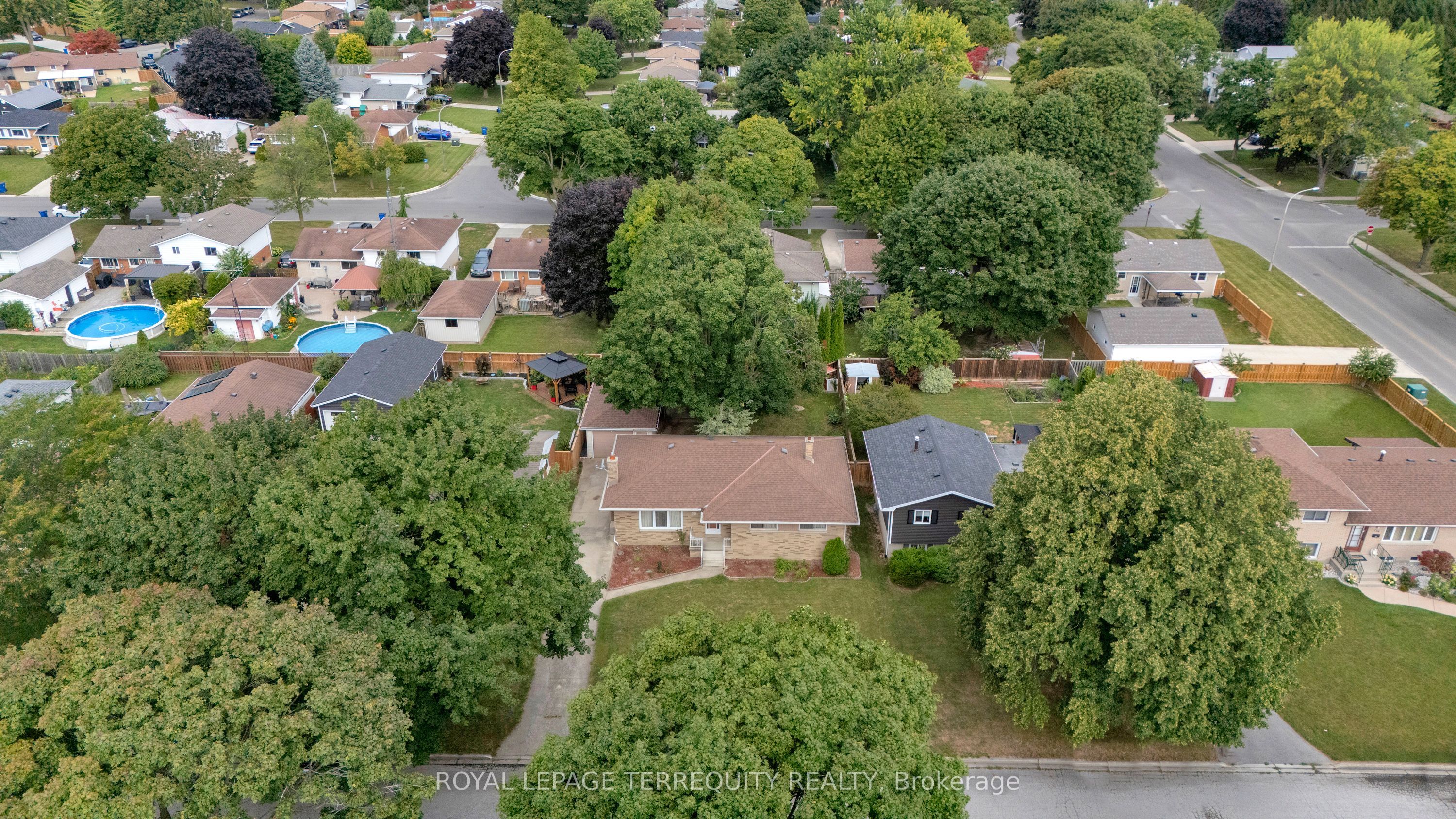 126 Partridge Crescent Property Photo 2