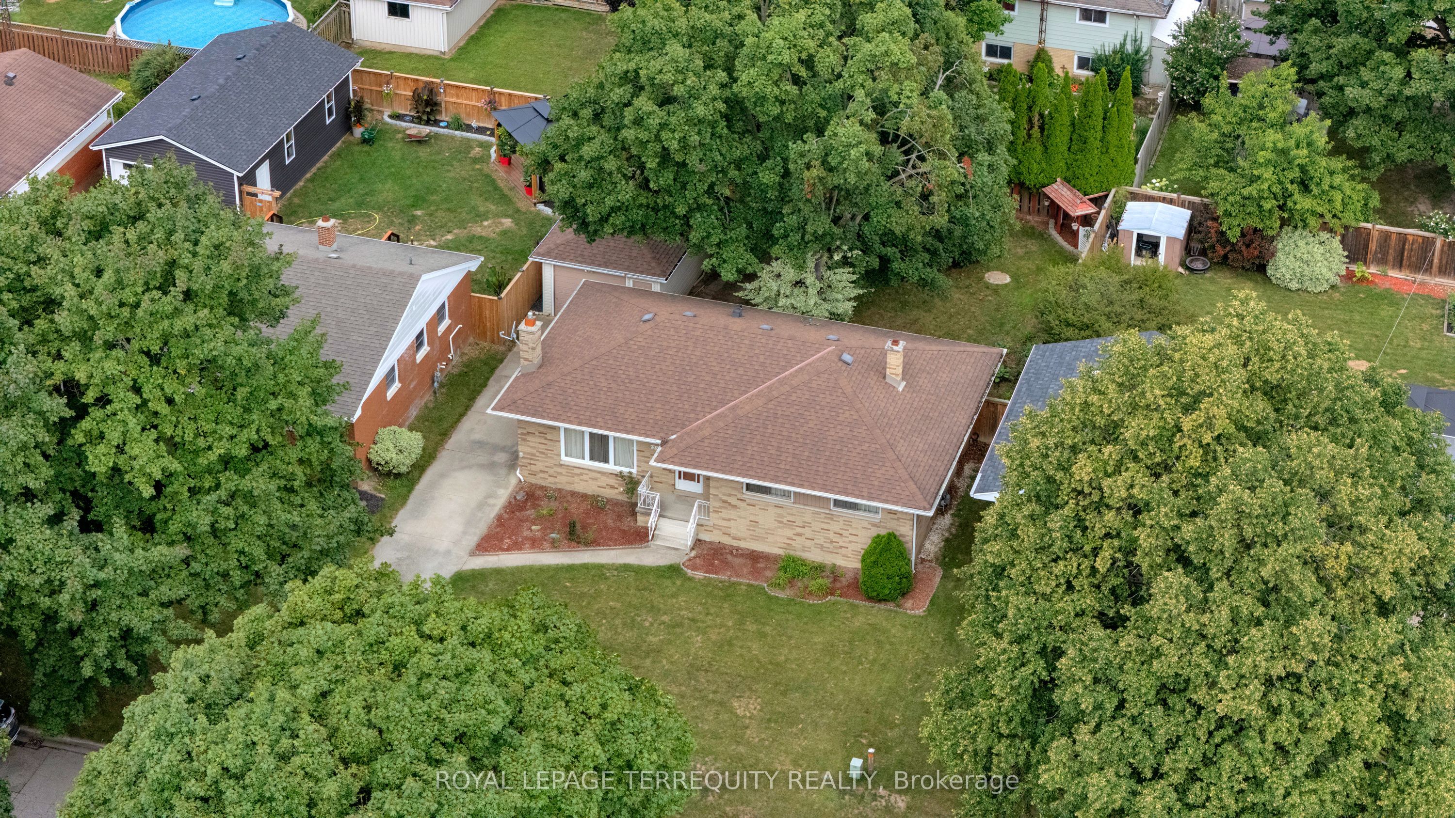 126 Partridge Crescent Property Photo 3