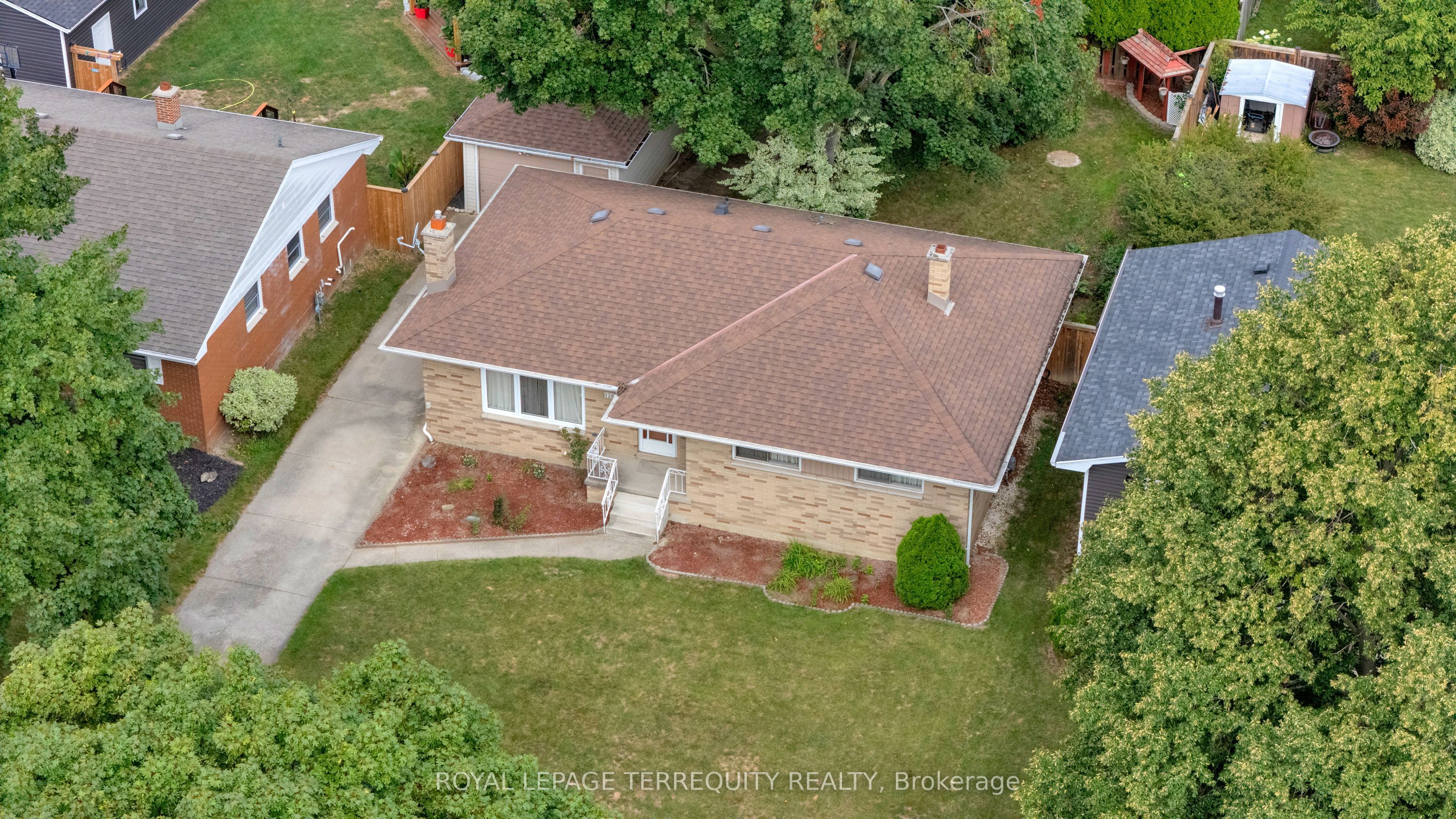 126 Partridge Crescent Property Photo 4