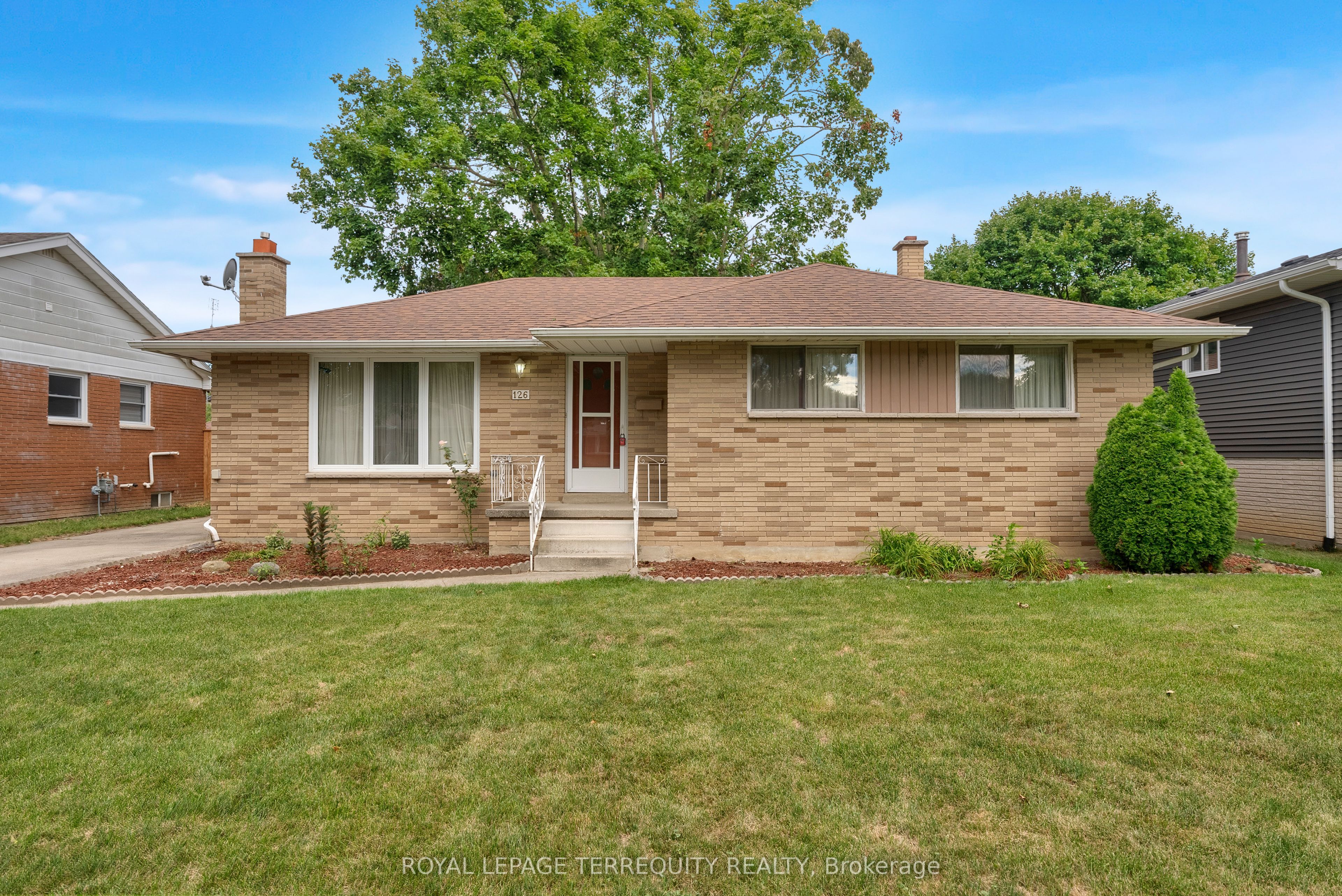 126 Partridge Crescent Property Photo 7