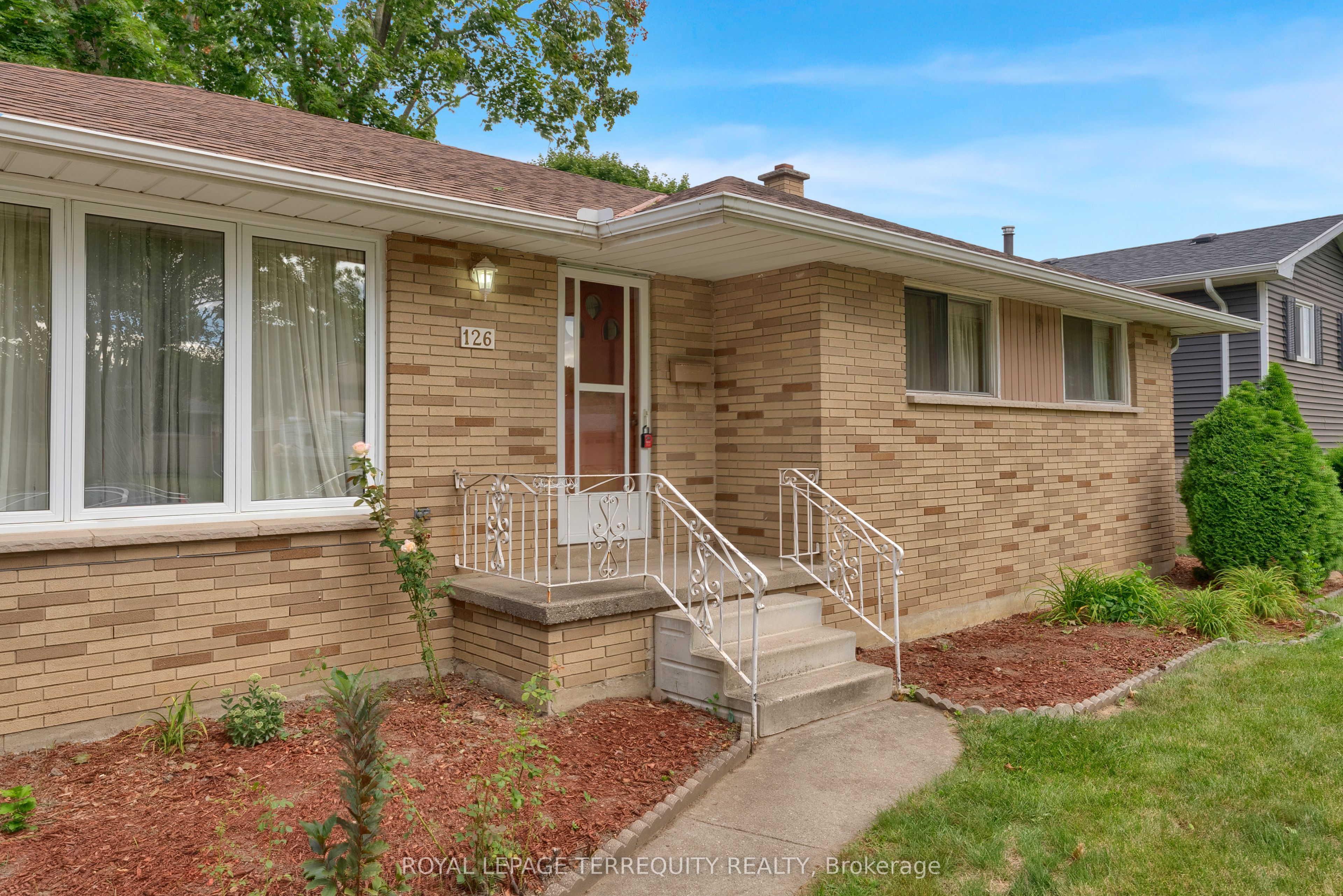 126 Partridge Crescent Property Photo 8