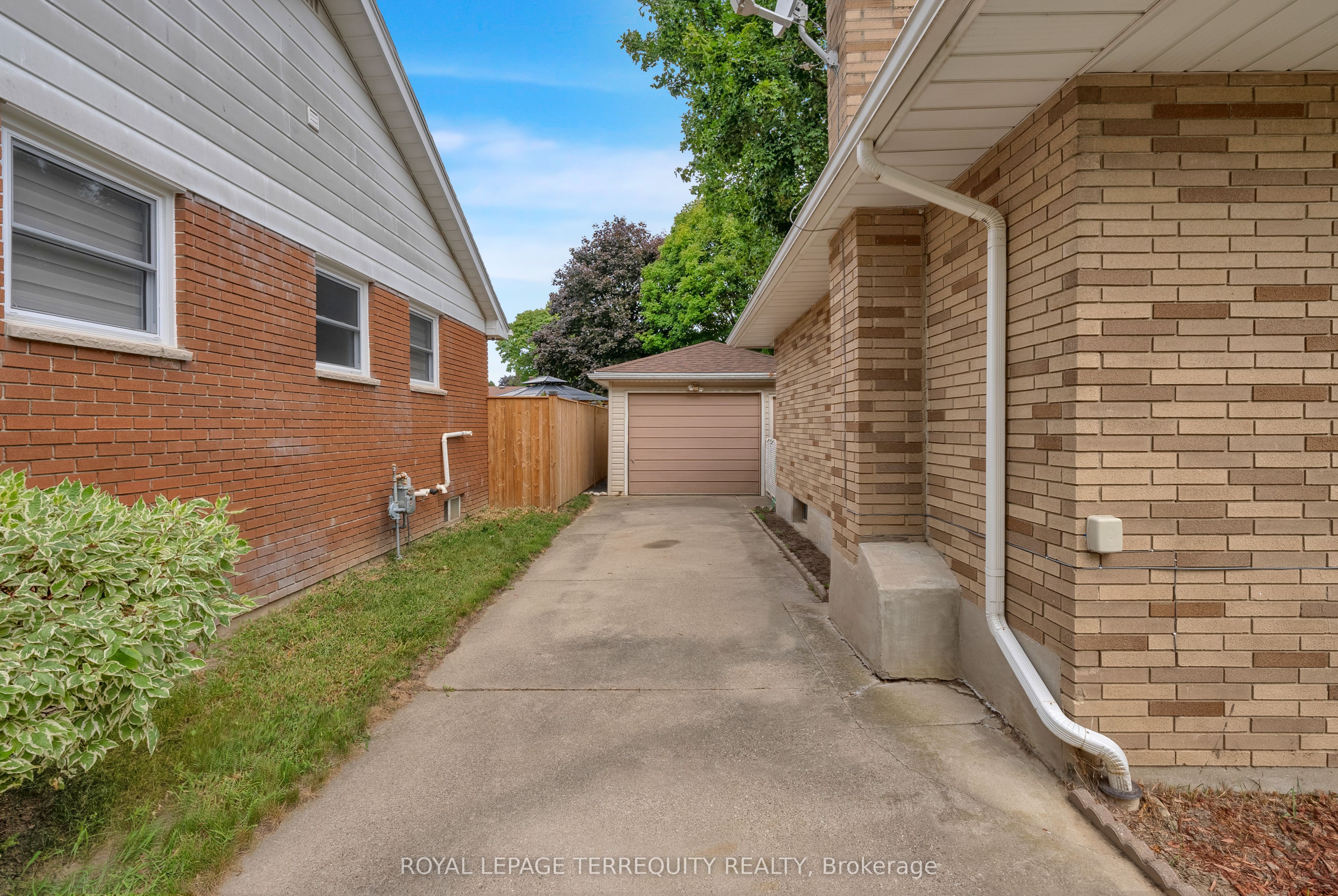 126 Partridge Crescent Property Photo 9