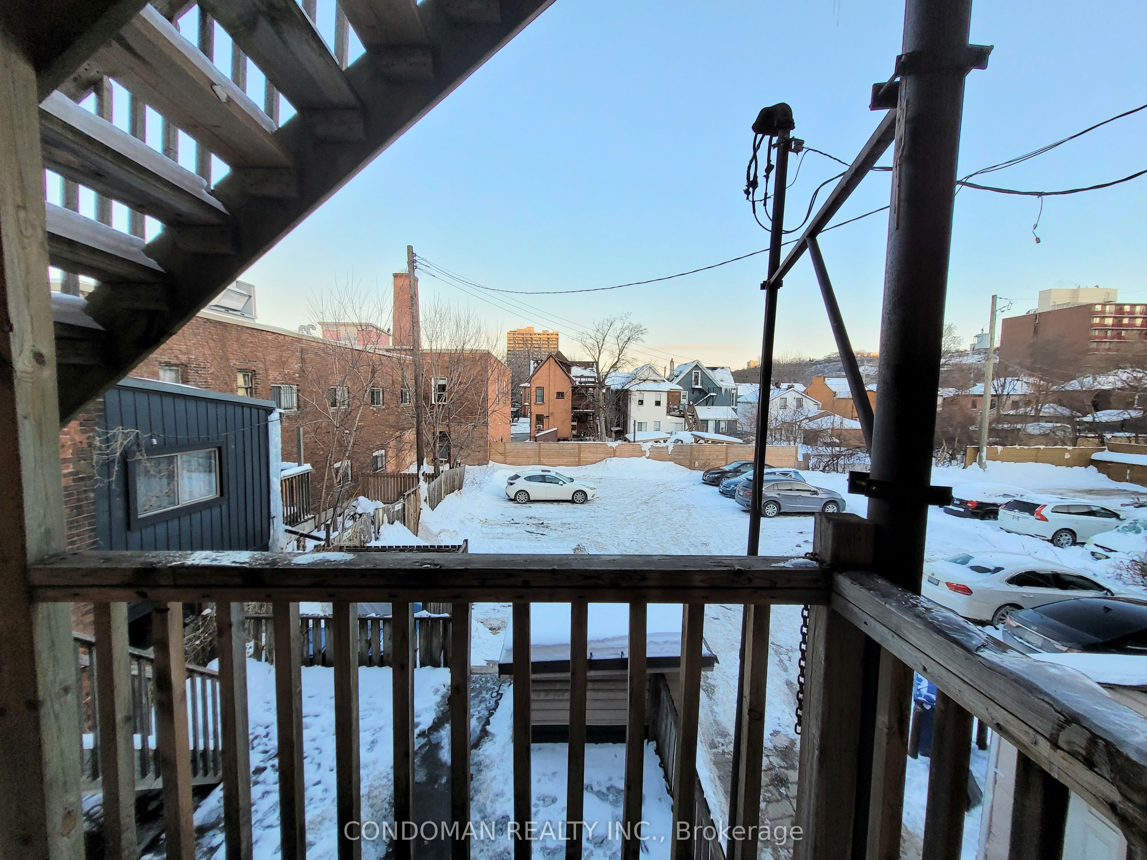 135 John Street S 4 Property Photo 8