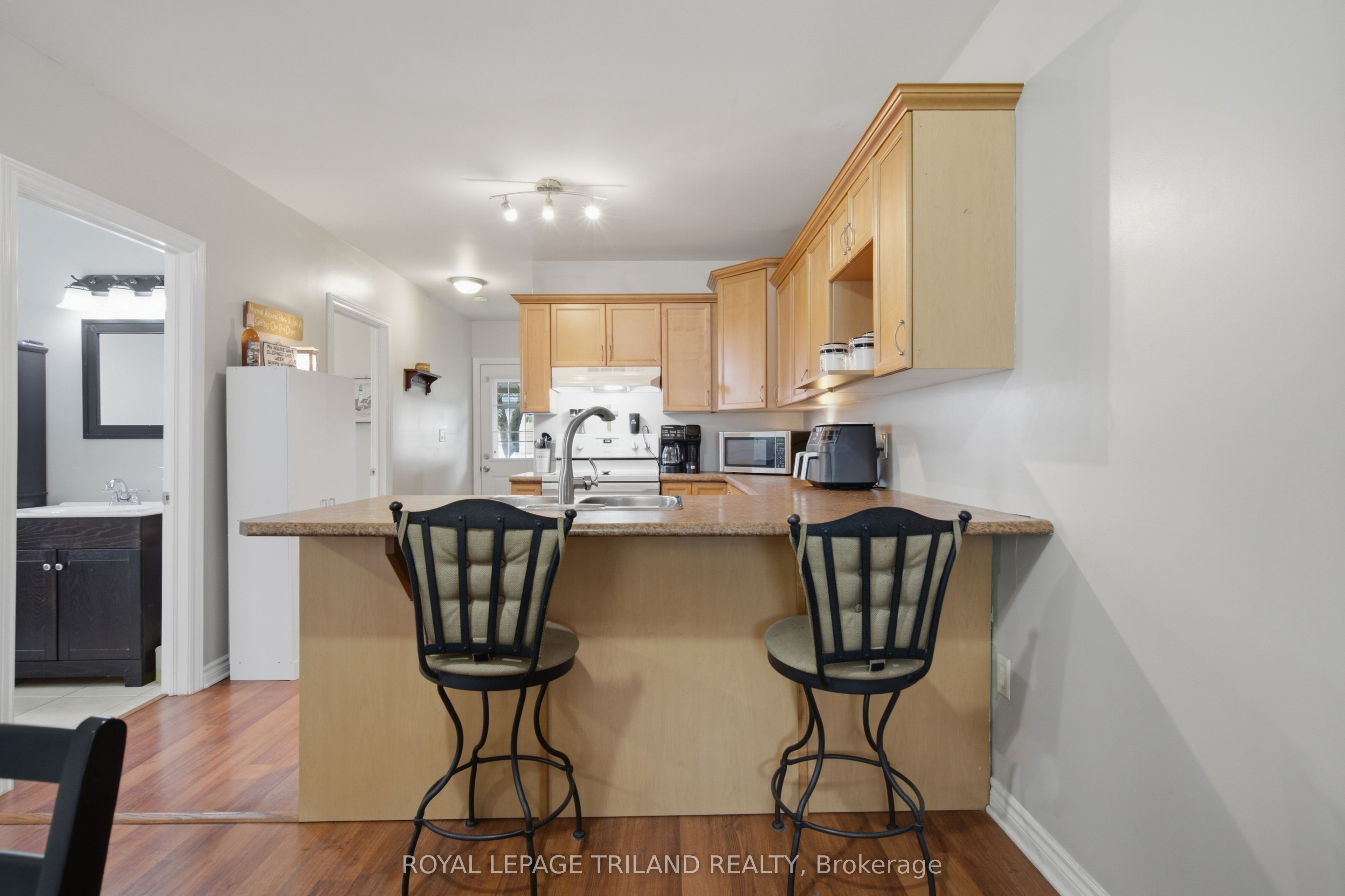 132 Oak Street Property Photo 9