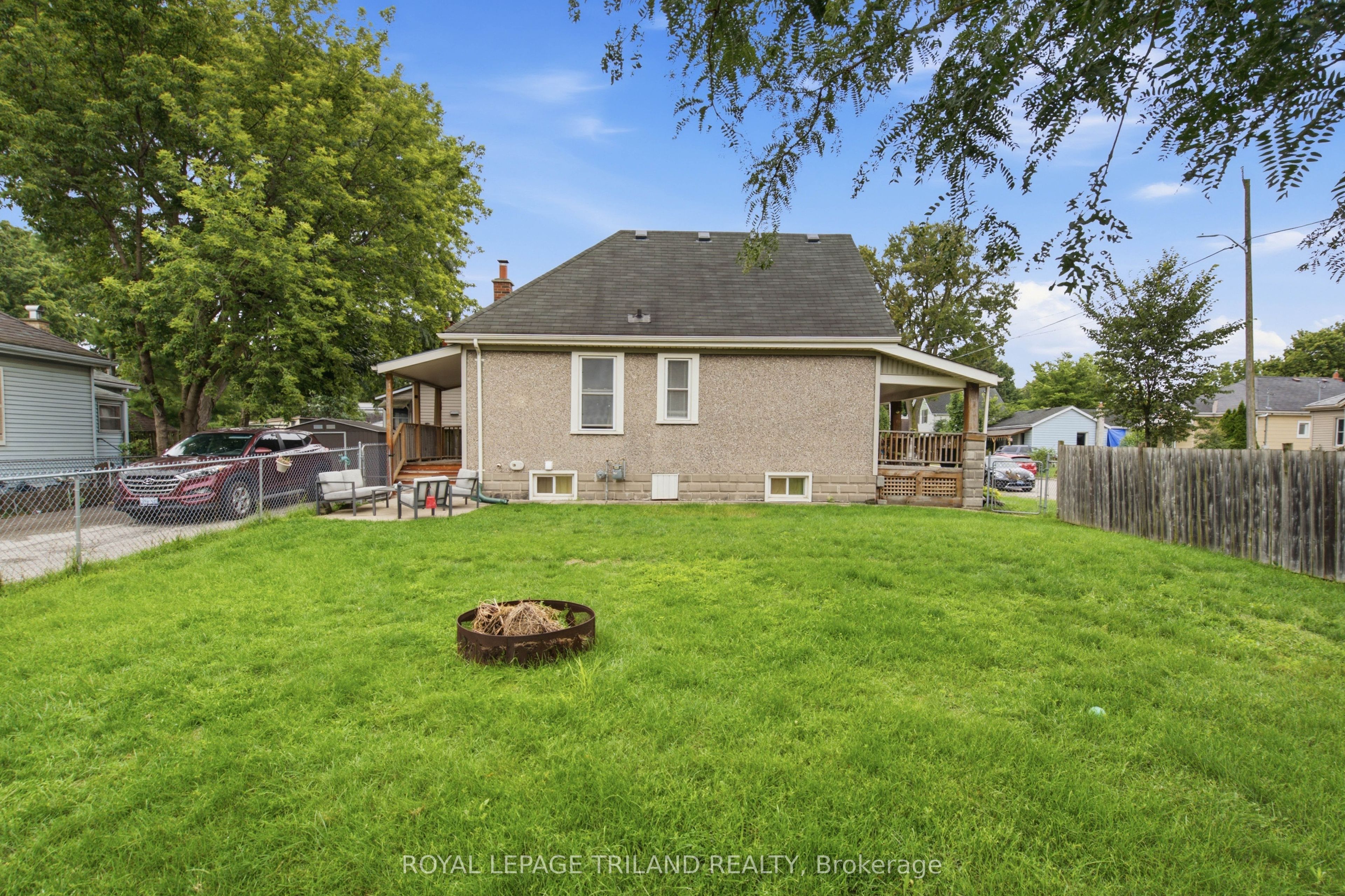 132 Oak Street Property Photo 23