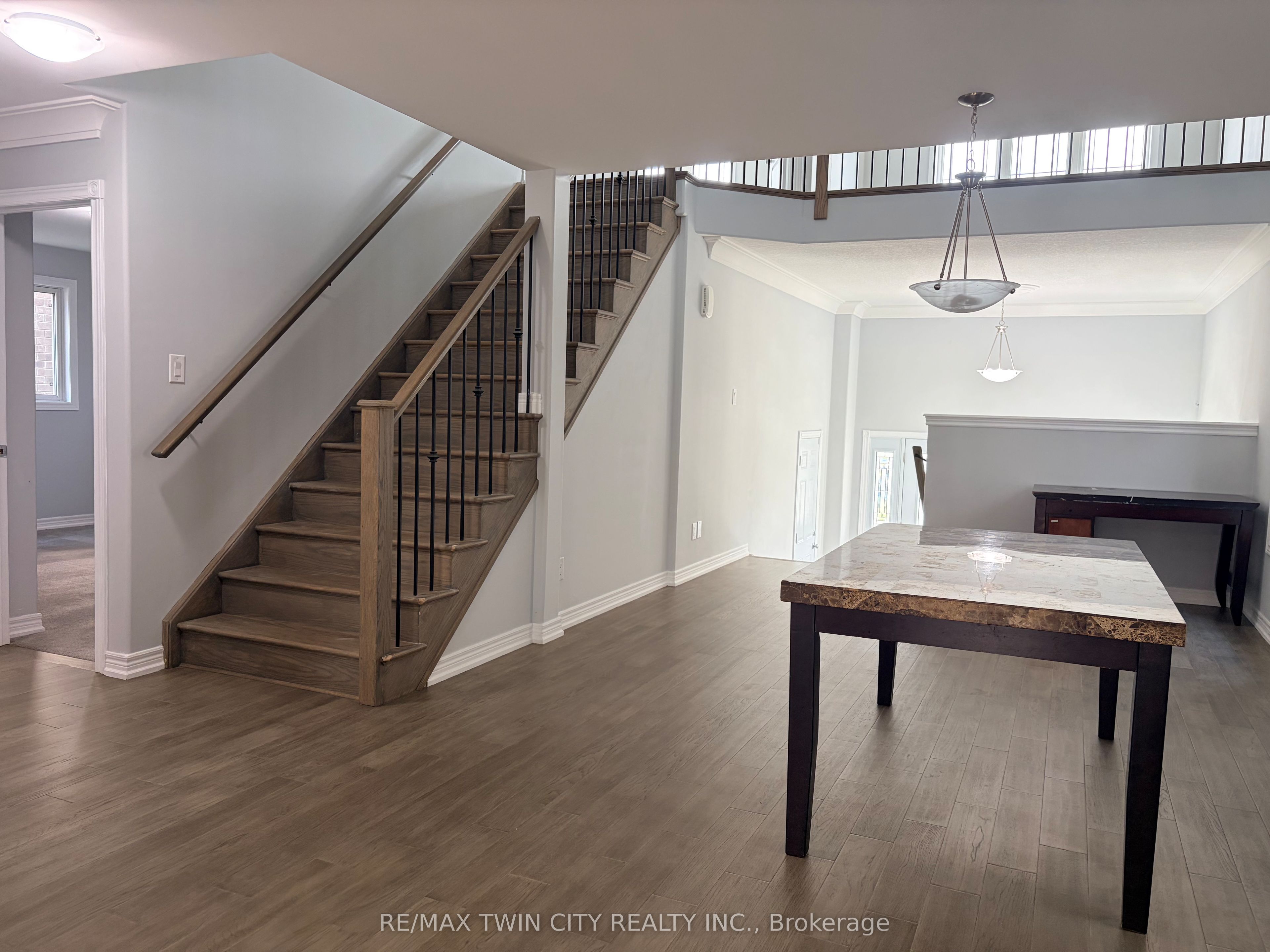 613 Lemay Grove Property Photo 6