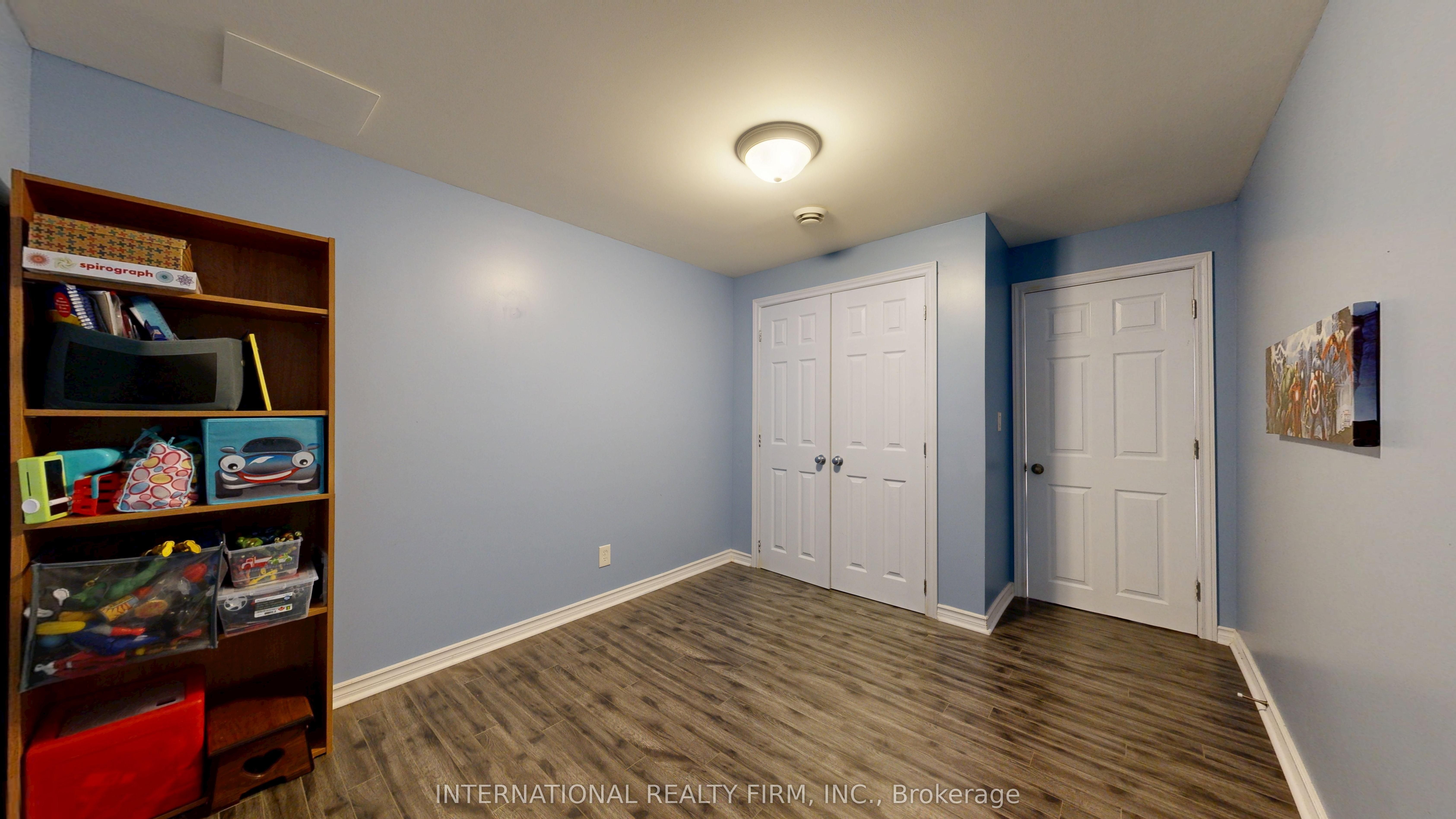438 Stirling Way Property Photo 19