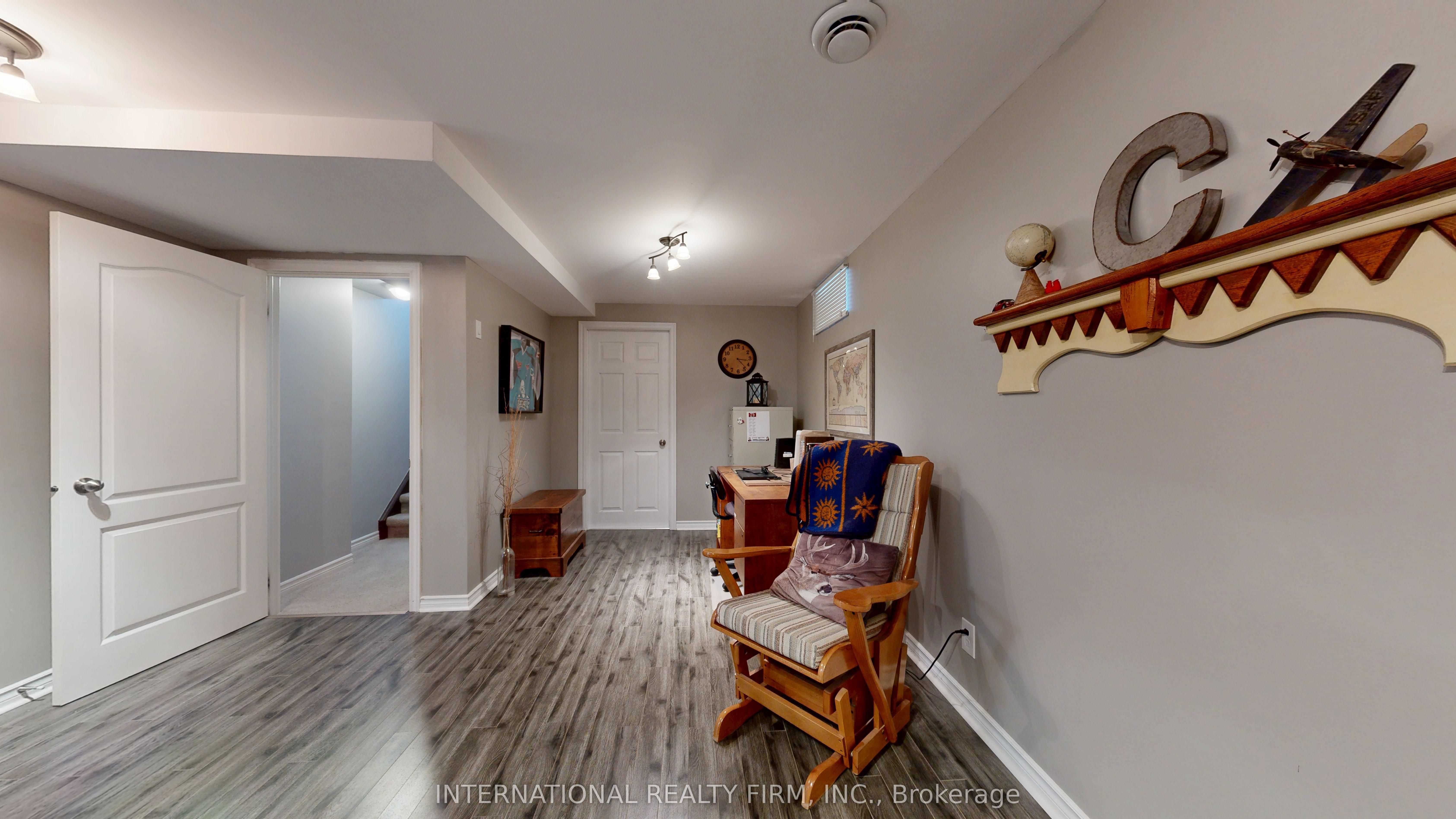 438 Stirling Way Property Photo 22