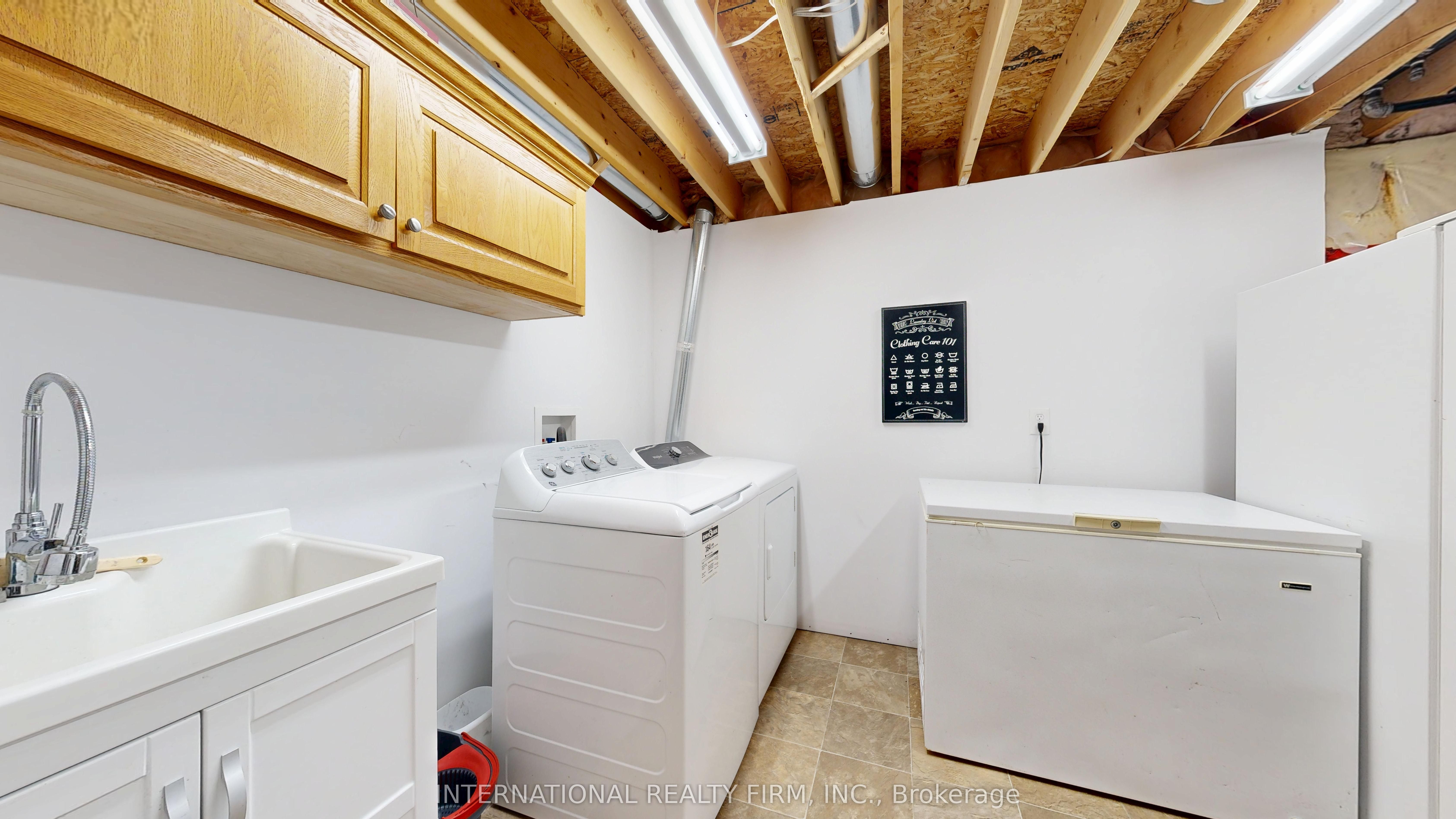 438 Stirling Way Property Photo 24
