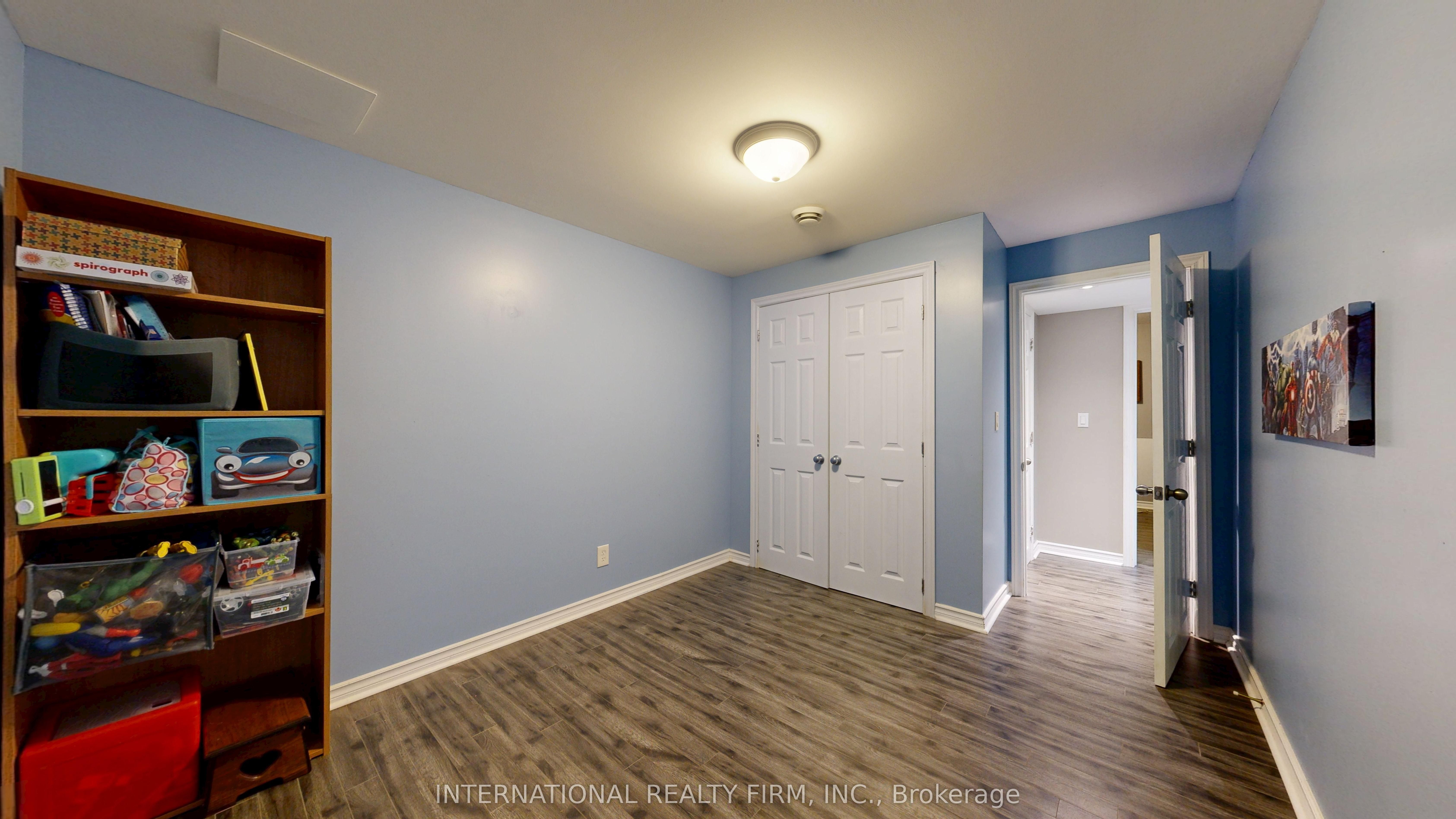 438 Stirling Way Property Photo 25