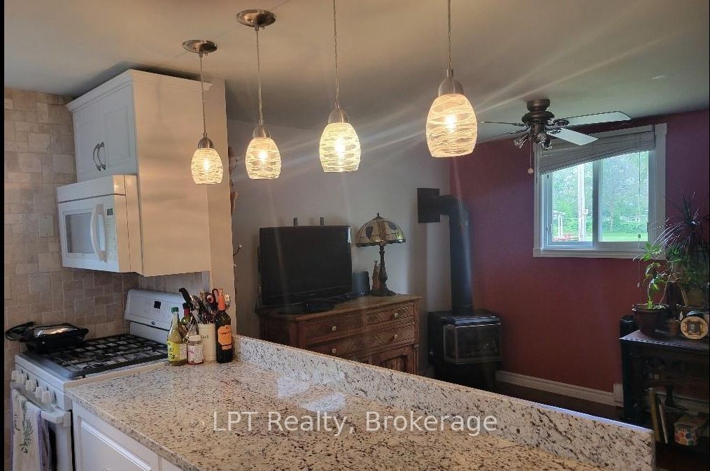17 Bay Avenue Property Photo 6