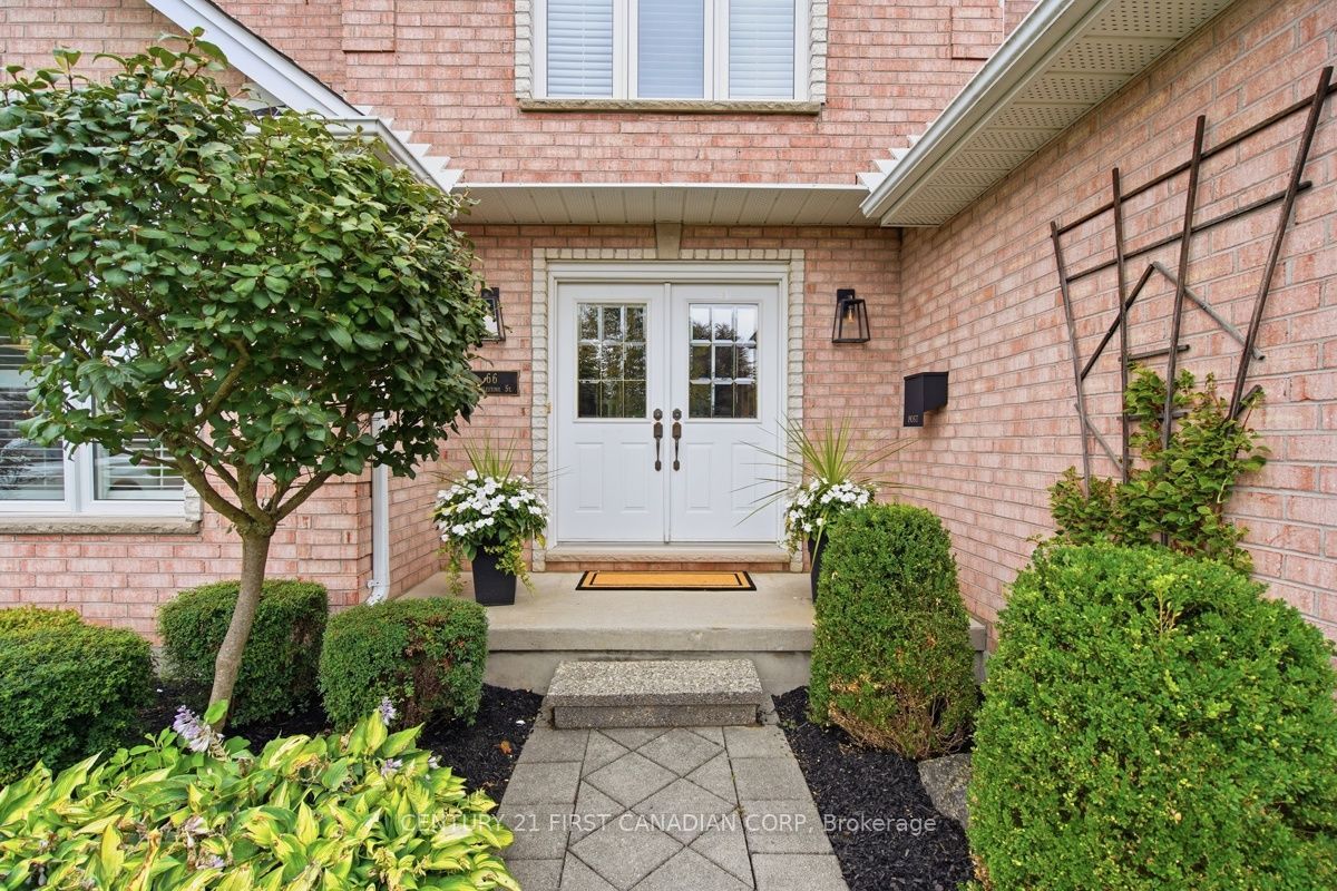 66 Cobblestone Street Property Photo 4