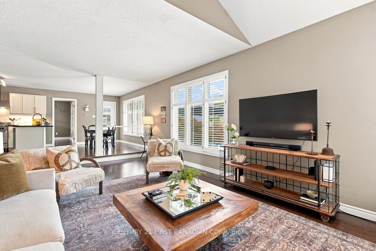 66 Cobblestone Street Property Photo 17