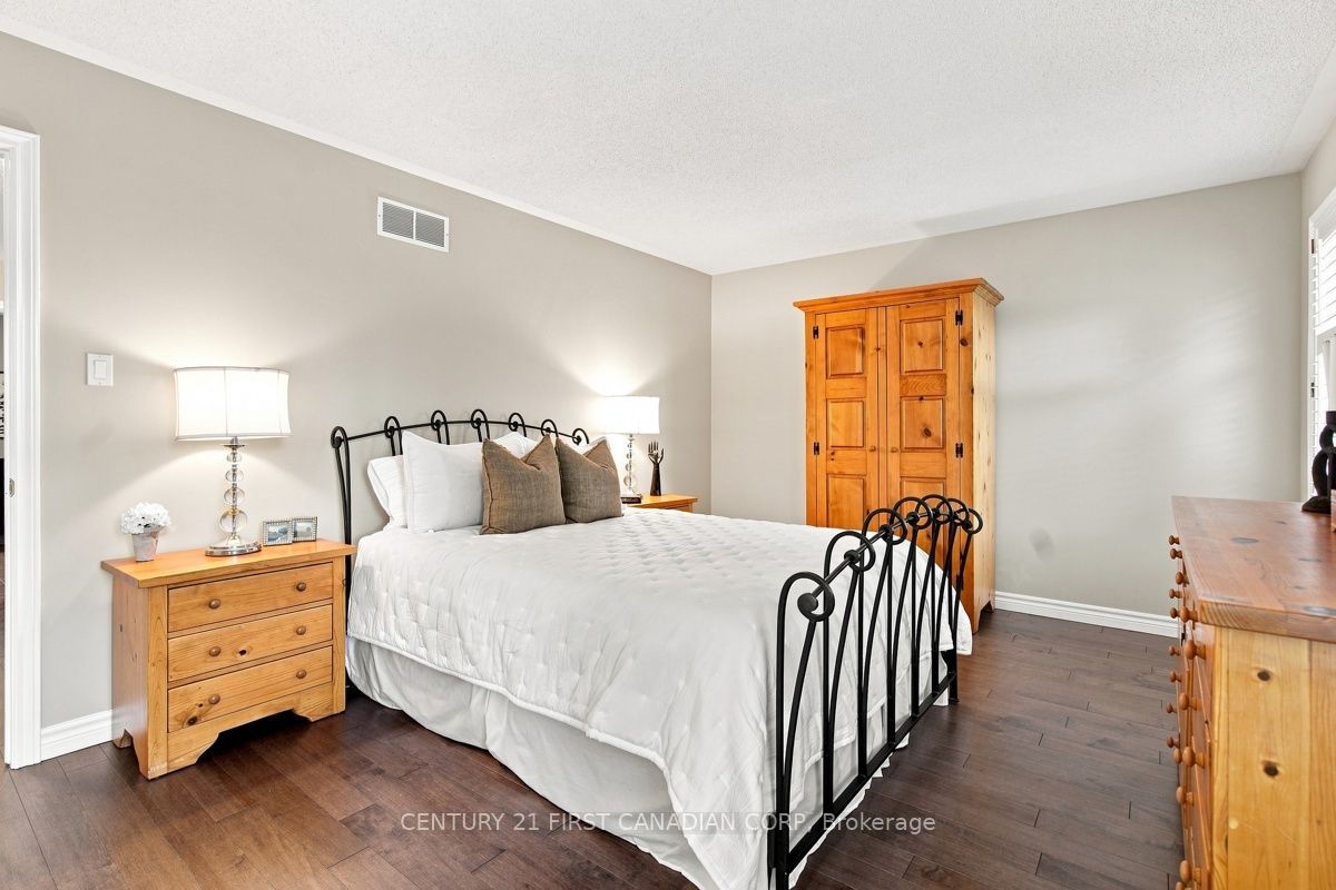 66 Cobblestone Street Property Photo 22