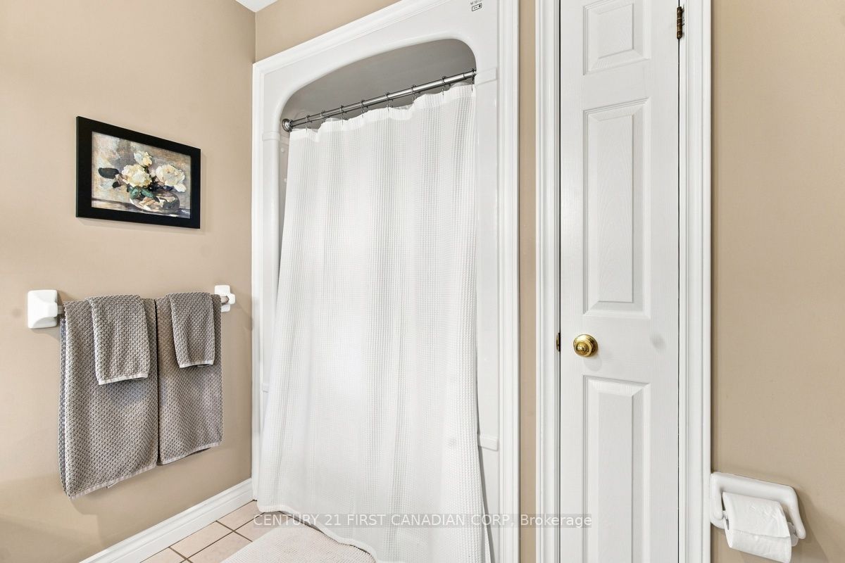 66 Cobblestone Street Property Photo 25