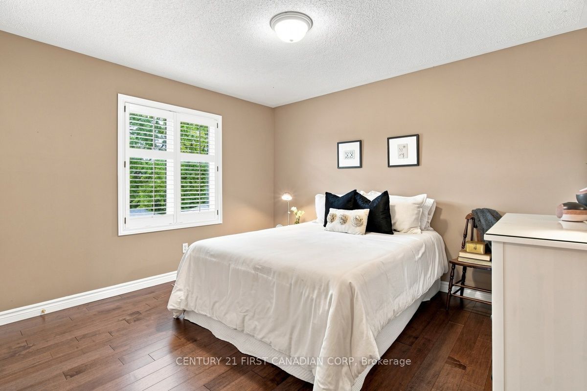 66 Cobblestone Street Property Photo 27