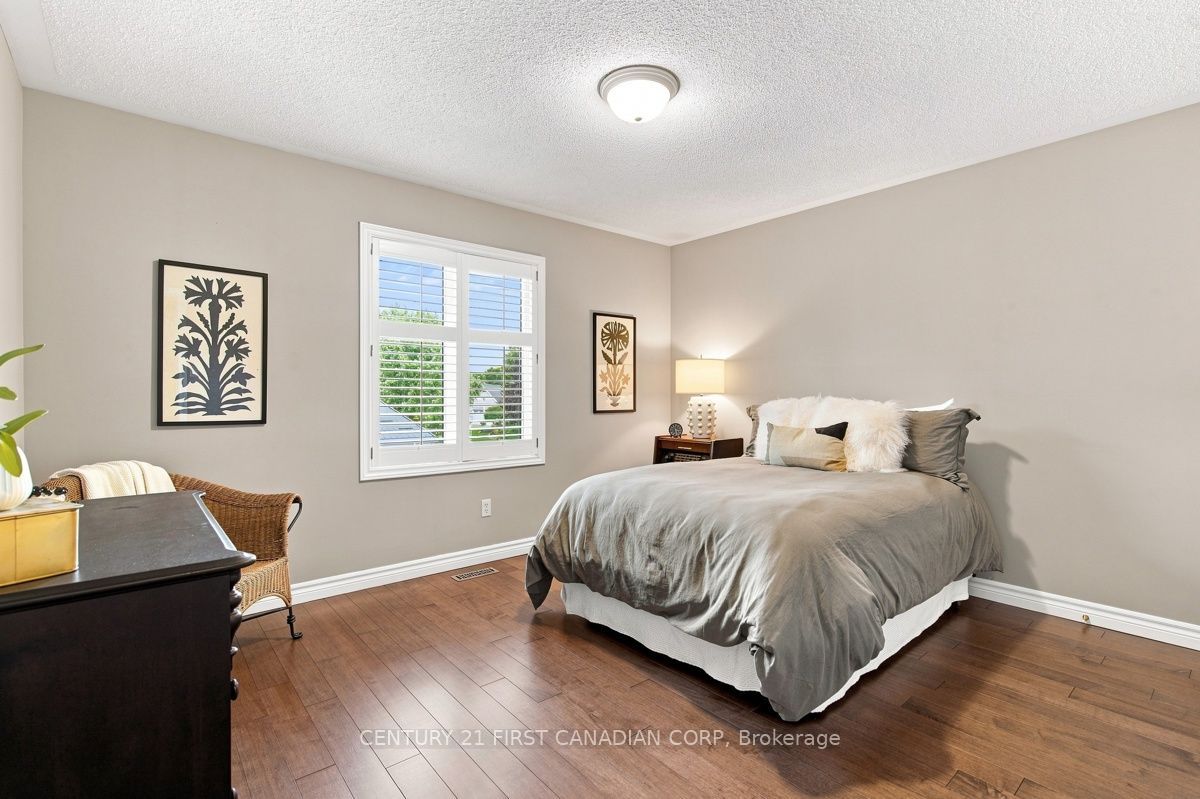 66 Cobblestone Street Property Photo 29