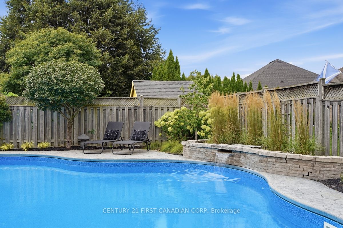 66 Cobblestone Street Property Photo 43