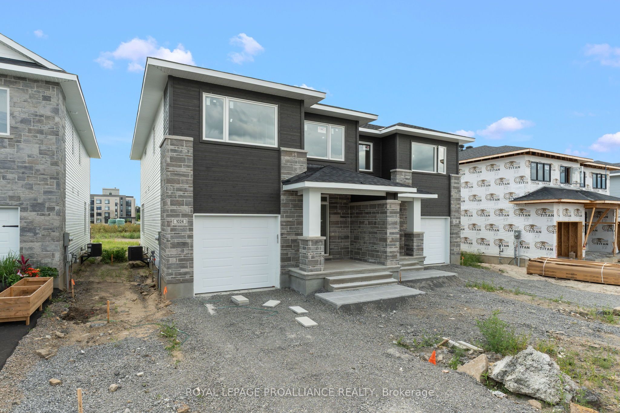 1024 Moore Street Property Photo 3
