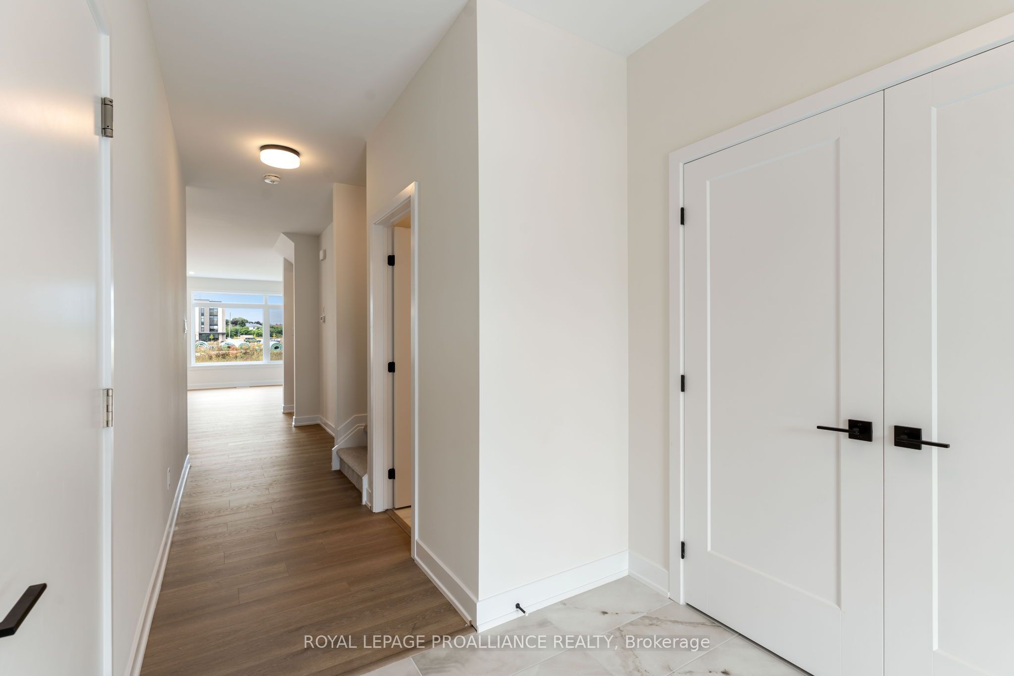 1024 Moore Street Property Photo 5