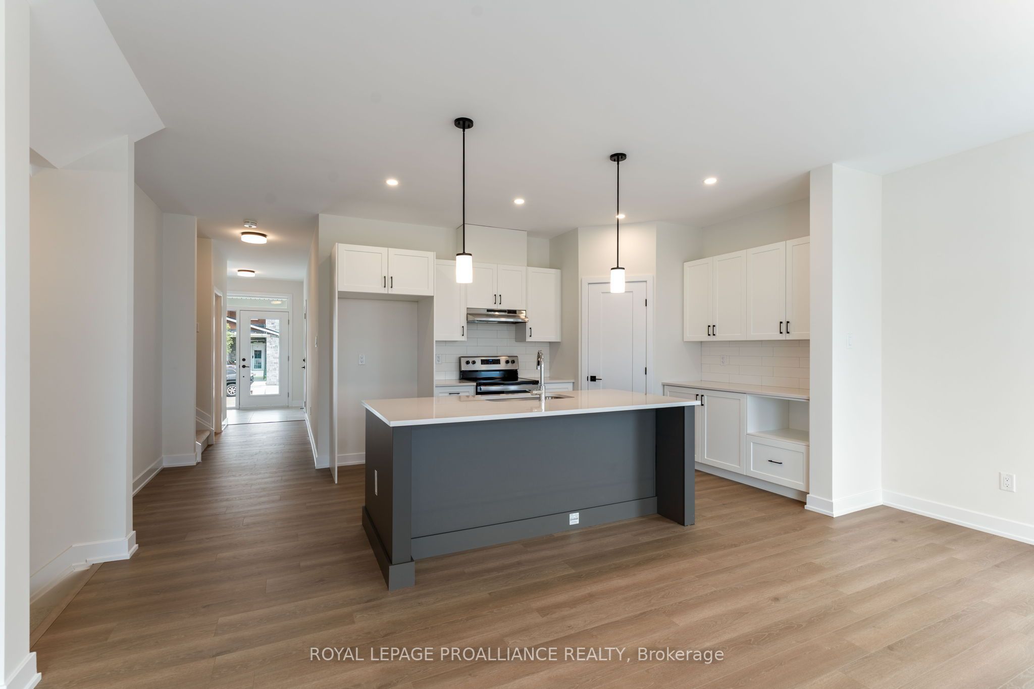 1024 Moore Street Property Photo 7