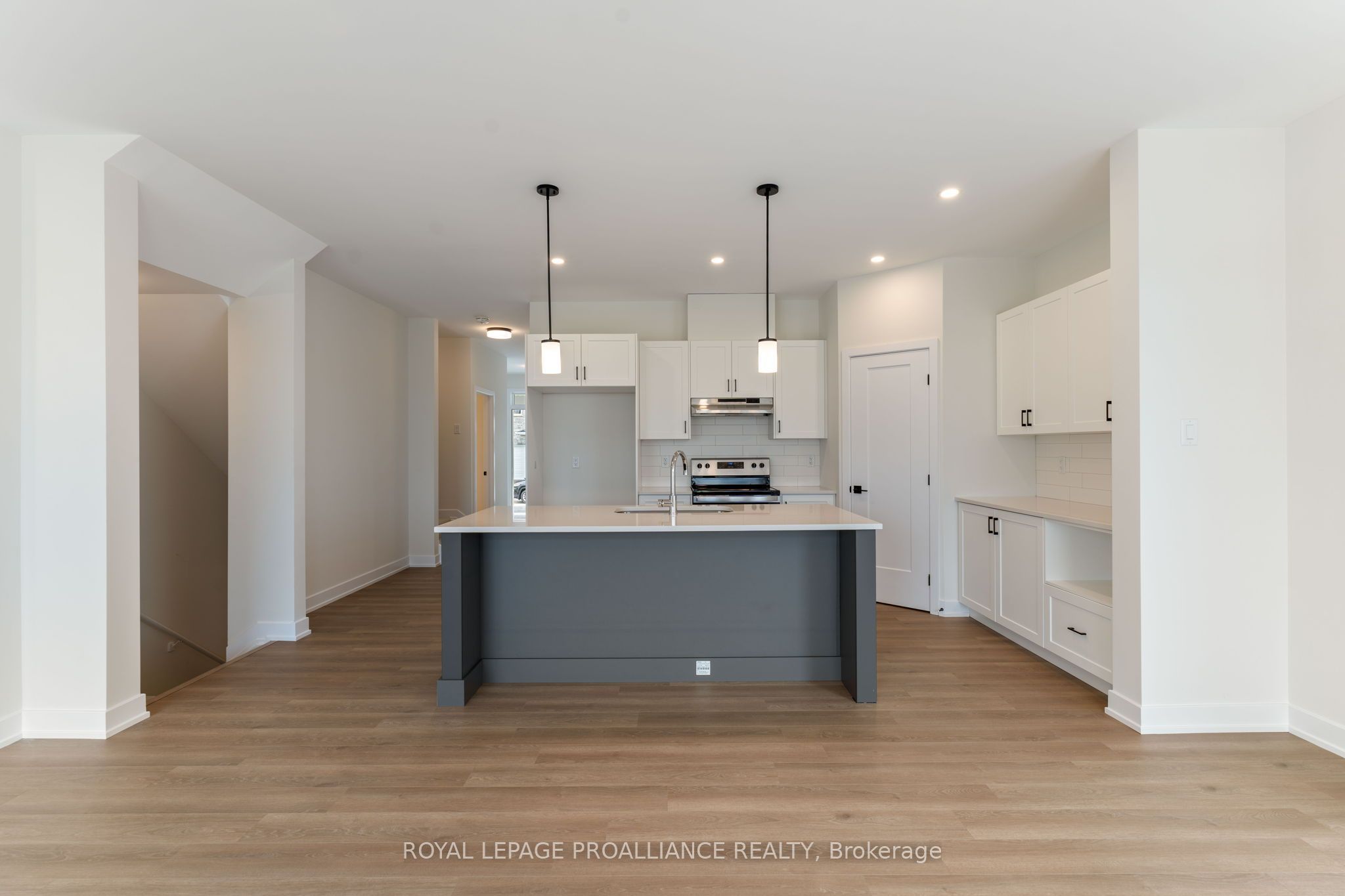 1024 Moore Street Property Photo 10