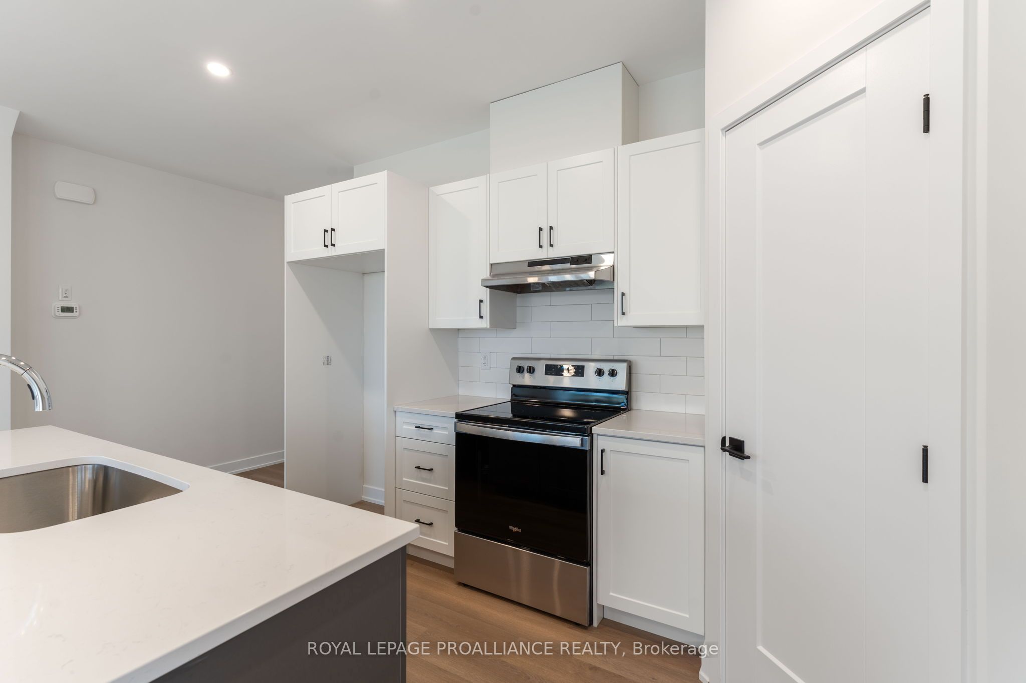 1024 Moore Street Property Photo 12