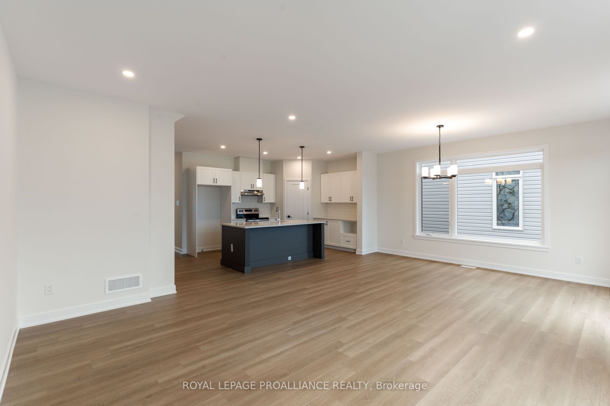 1024 Moore Street Property Photo 20