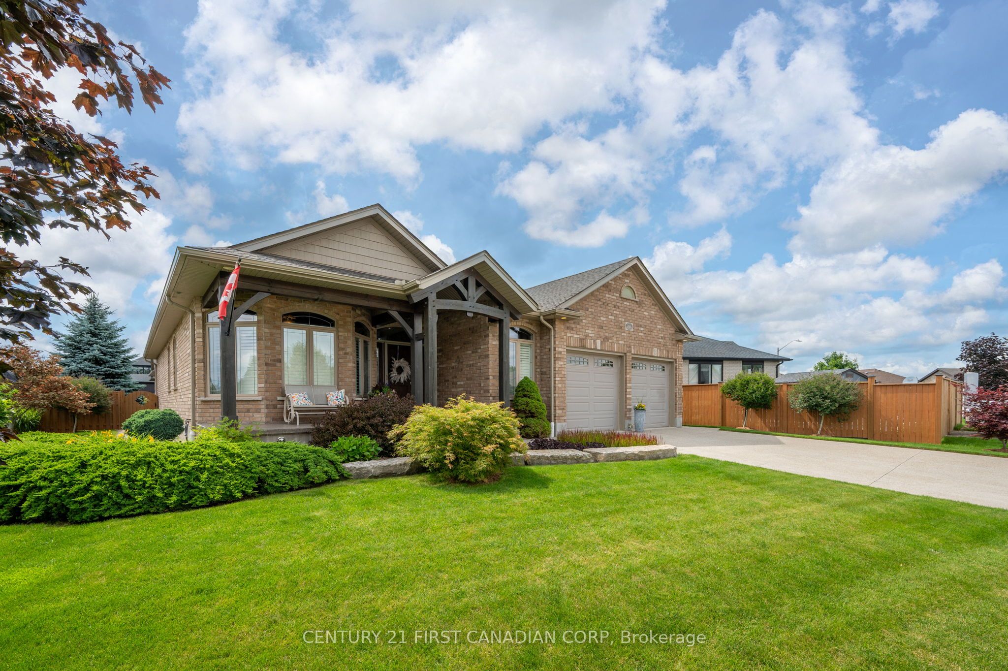 286 Dufferin Street Property Photo 2