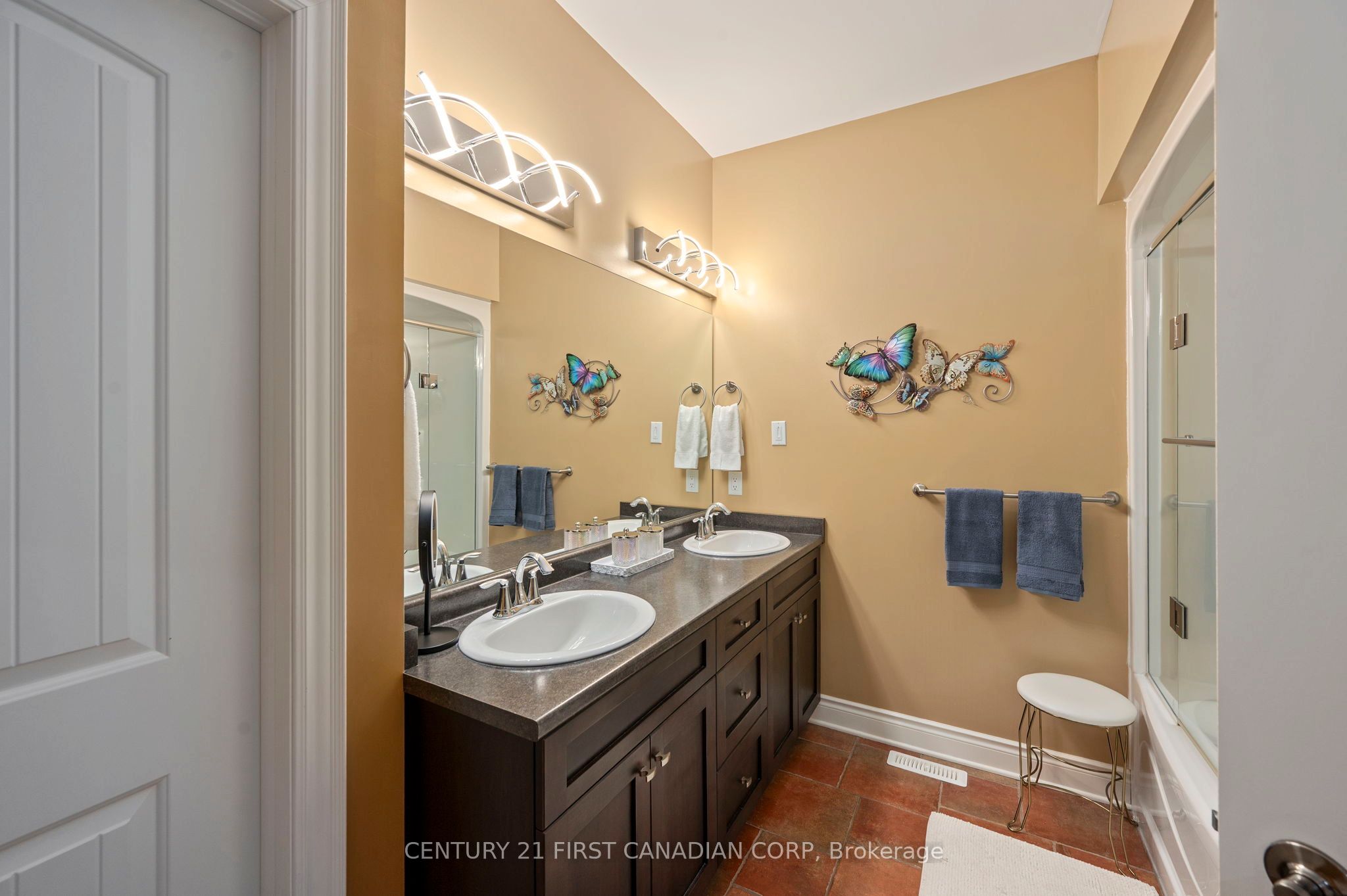 286 Dufferin Street Property Photo 9