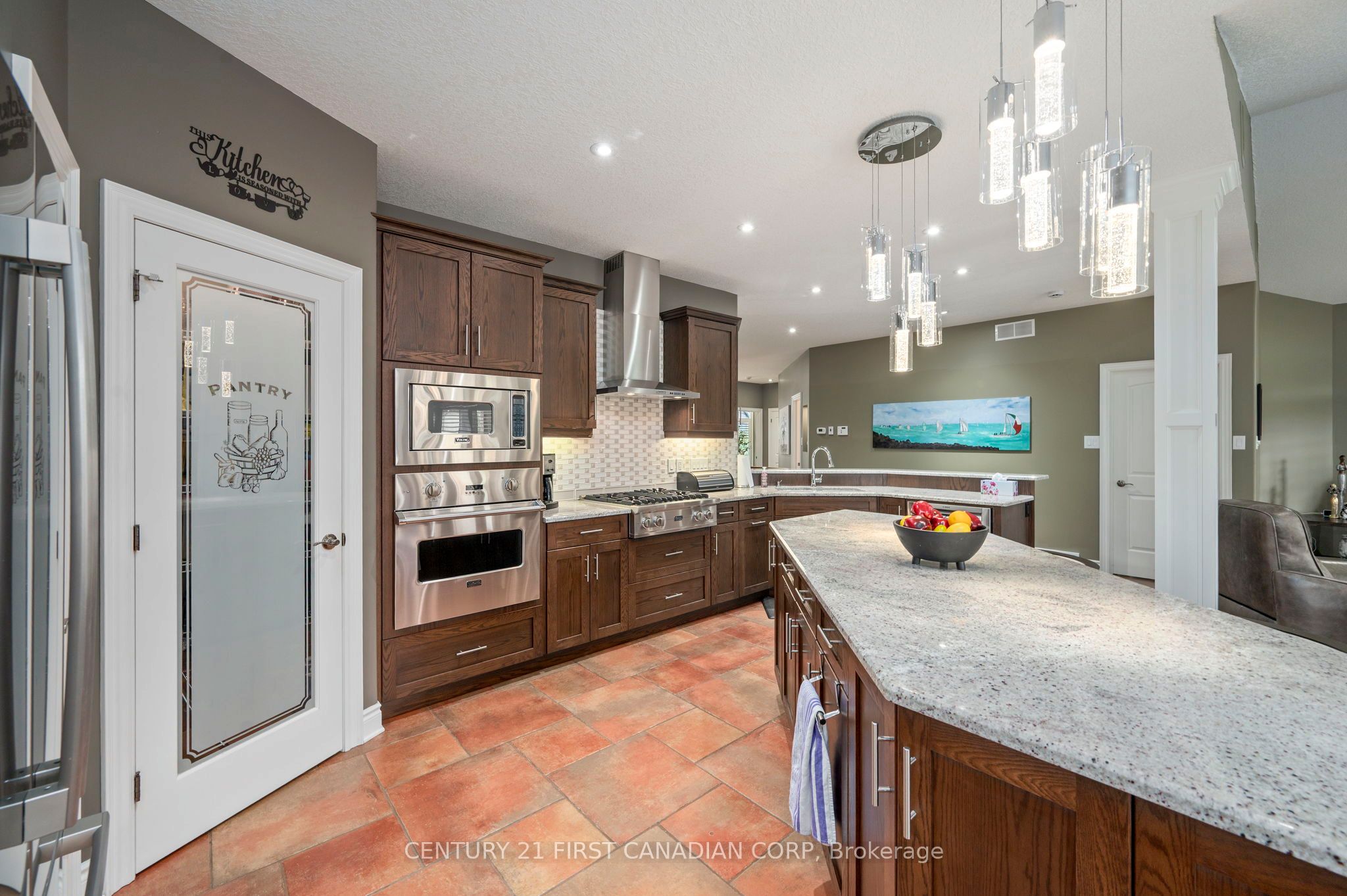 286 Dufferin Street Property Photo 23