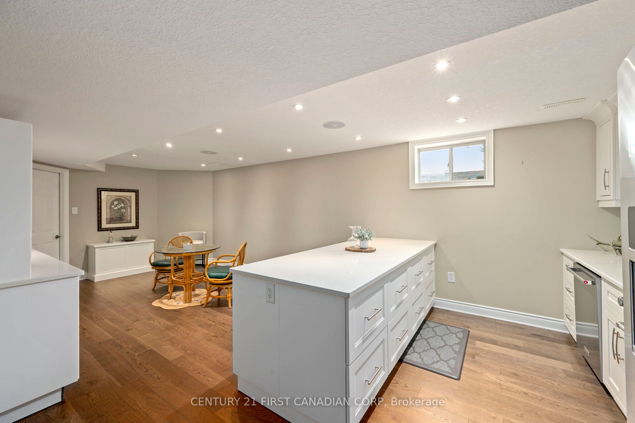 286 Dufferin Street Property Photo 27