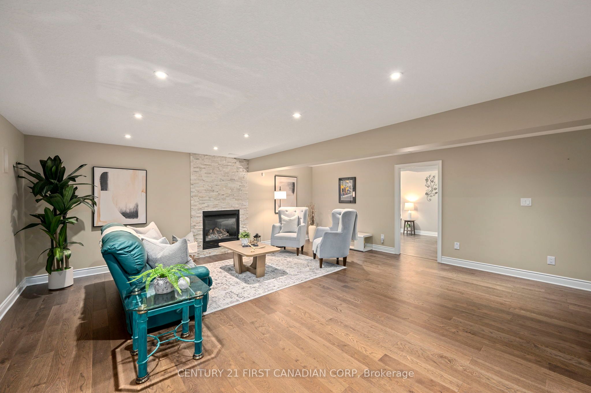 286 Dufferin Street Property Photo 32