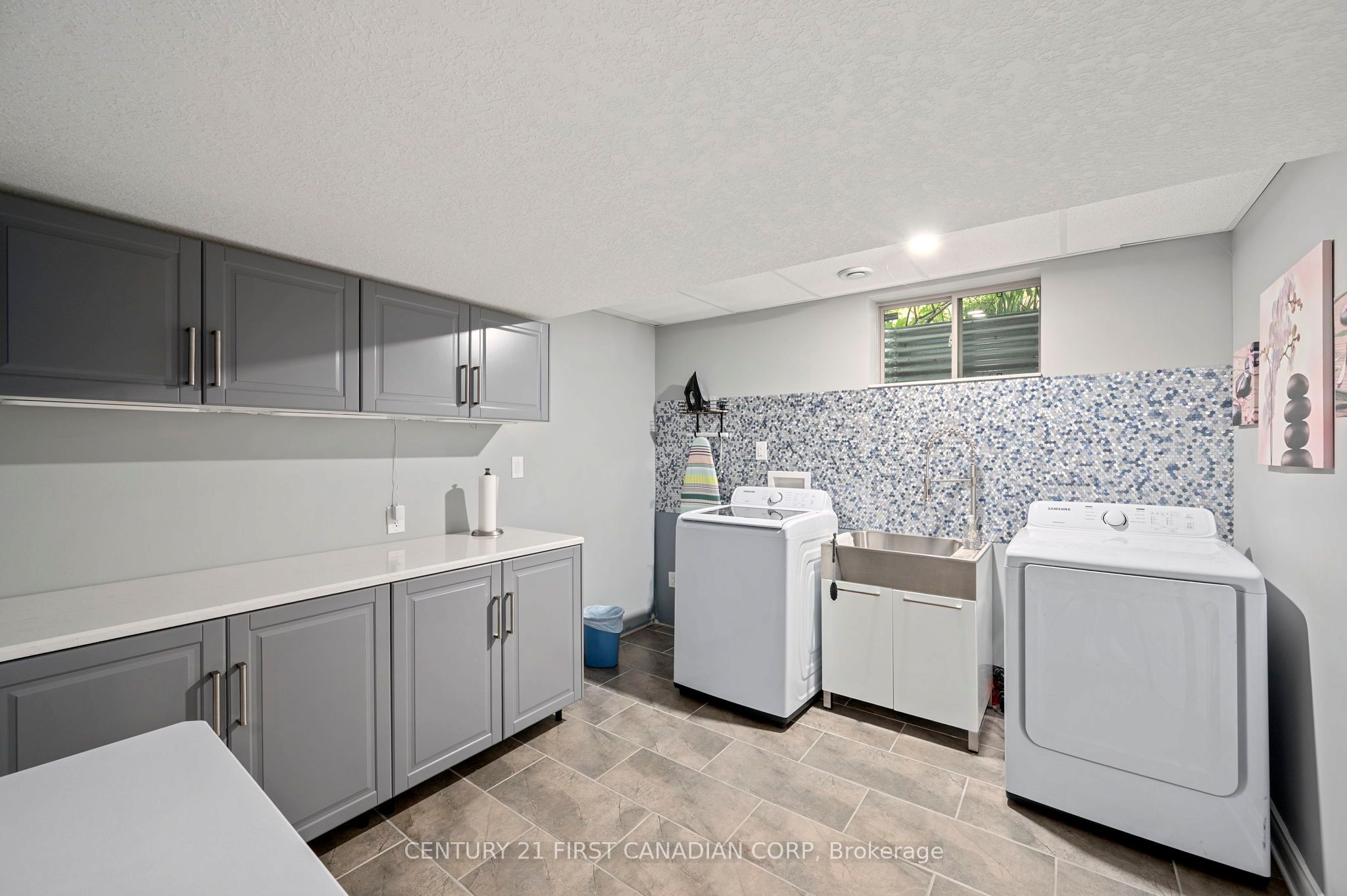 286 Dufferin Street Property Photo 36