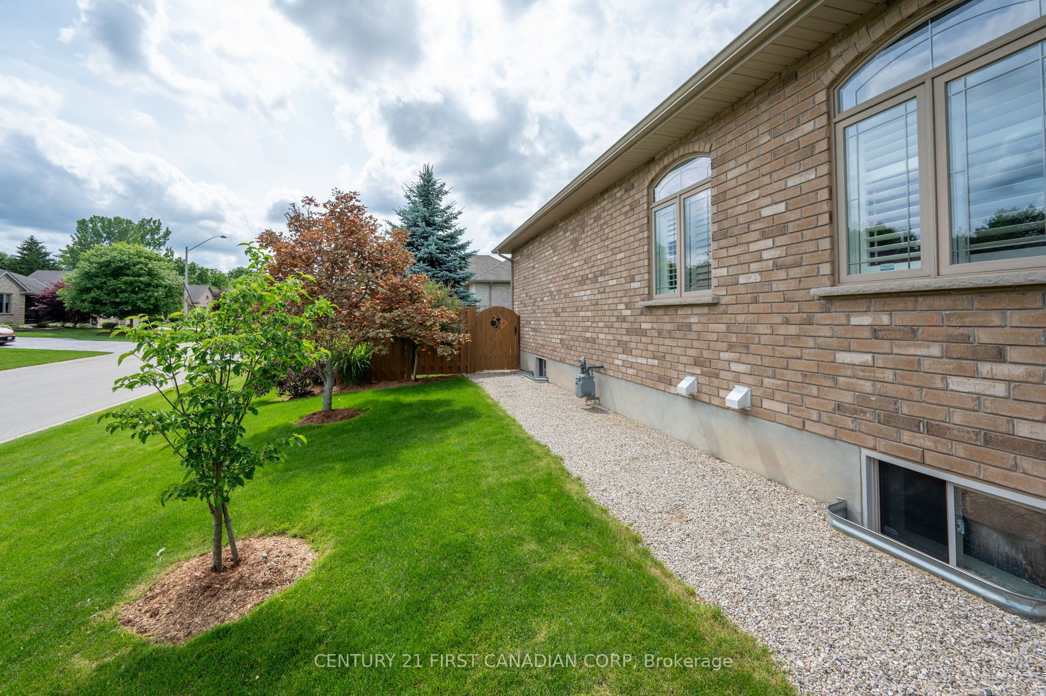 286 Dufferin Street Property Photo 39